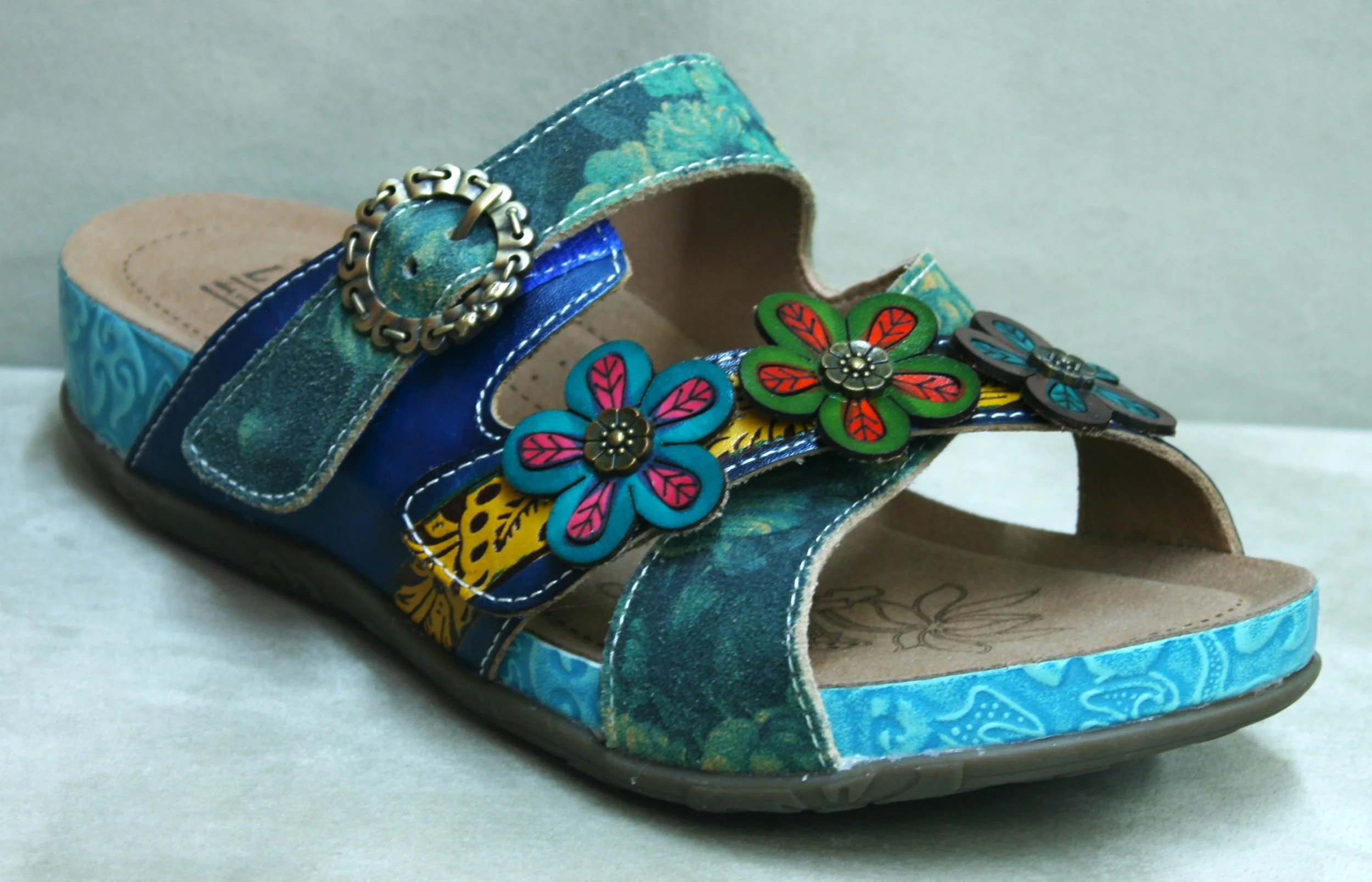 L'ARTISTE - Caelana - MSRP $129.95