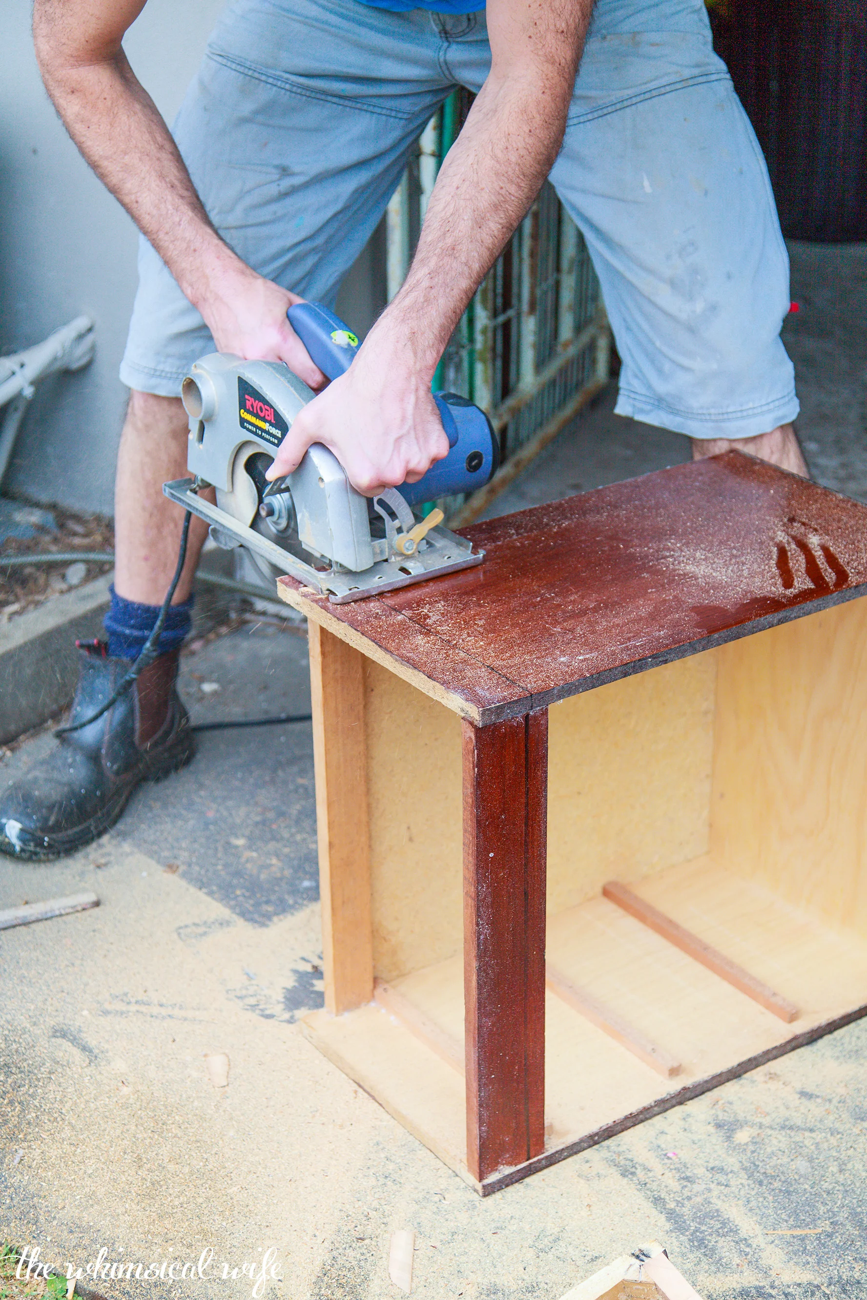 Mid Century Modern Side Table Makeover | The Whimsical Wife