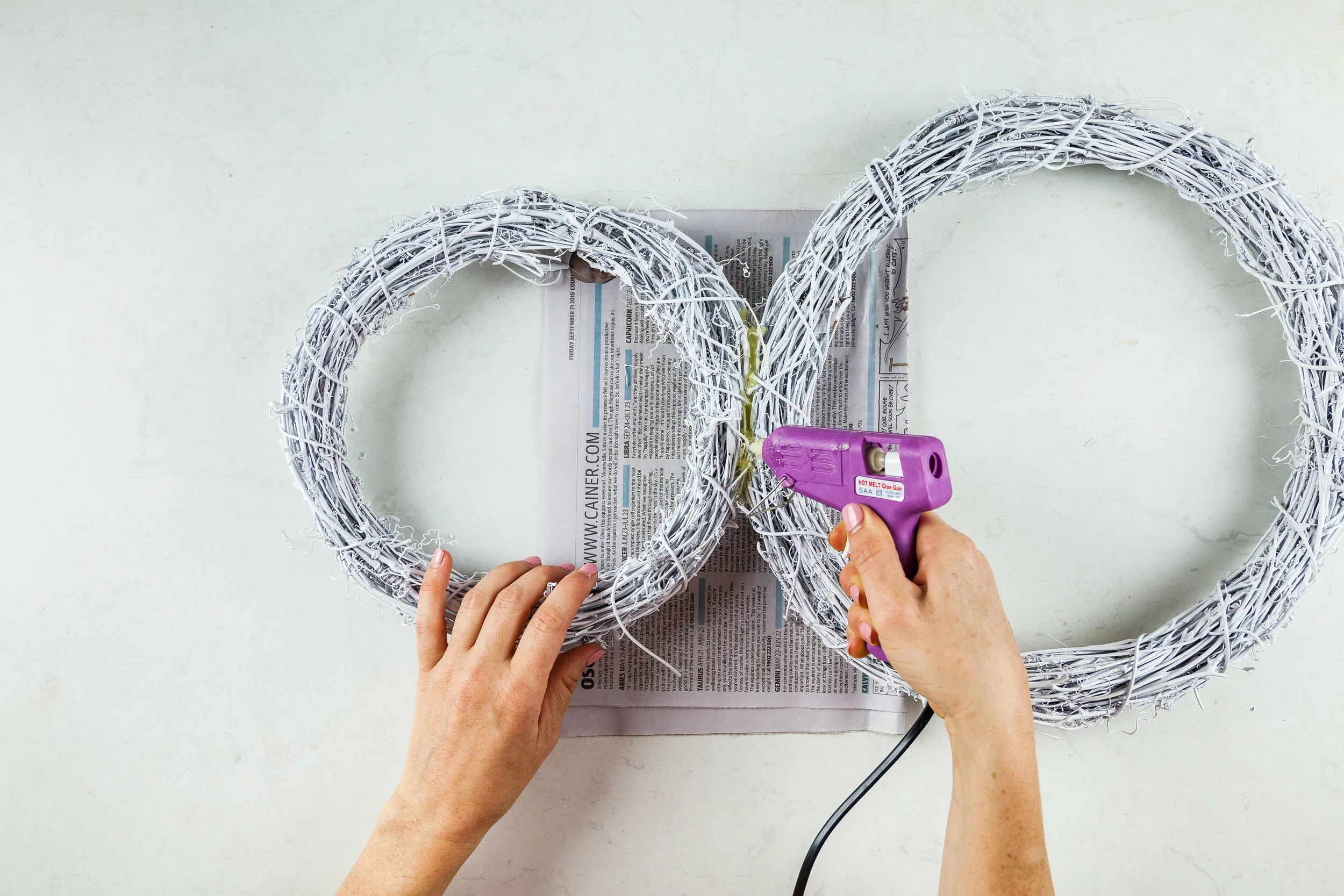 DIY Light Up Snow Man Wreath + Video | The Whimsical Wife