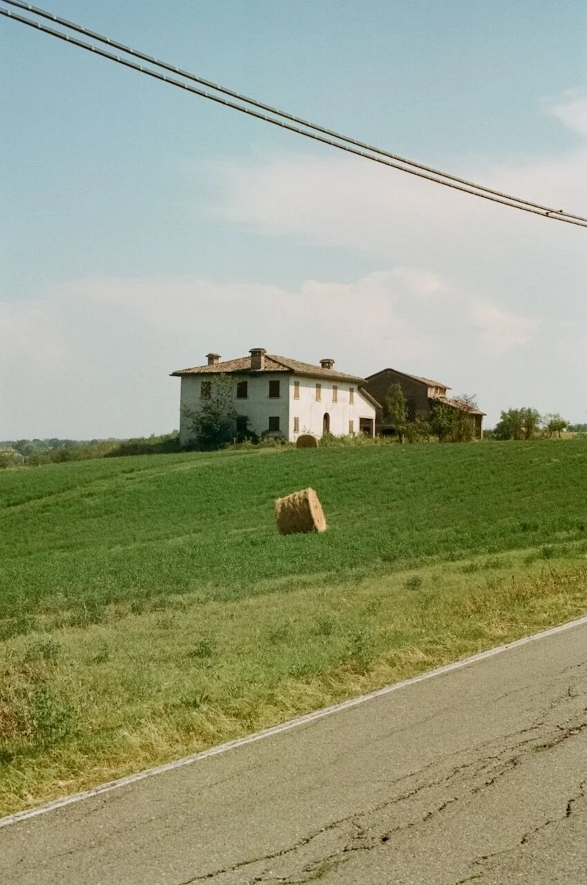 05 Tuscan Farmhouse Portrait. Photography Digby Ayton.jpg