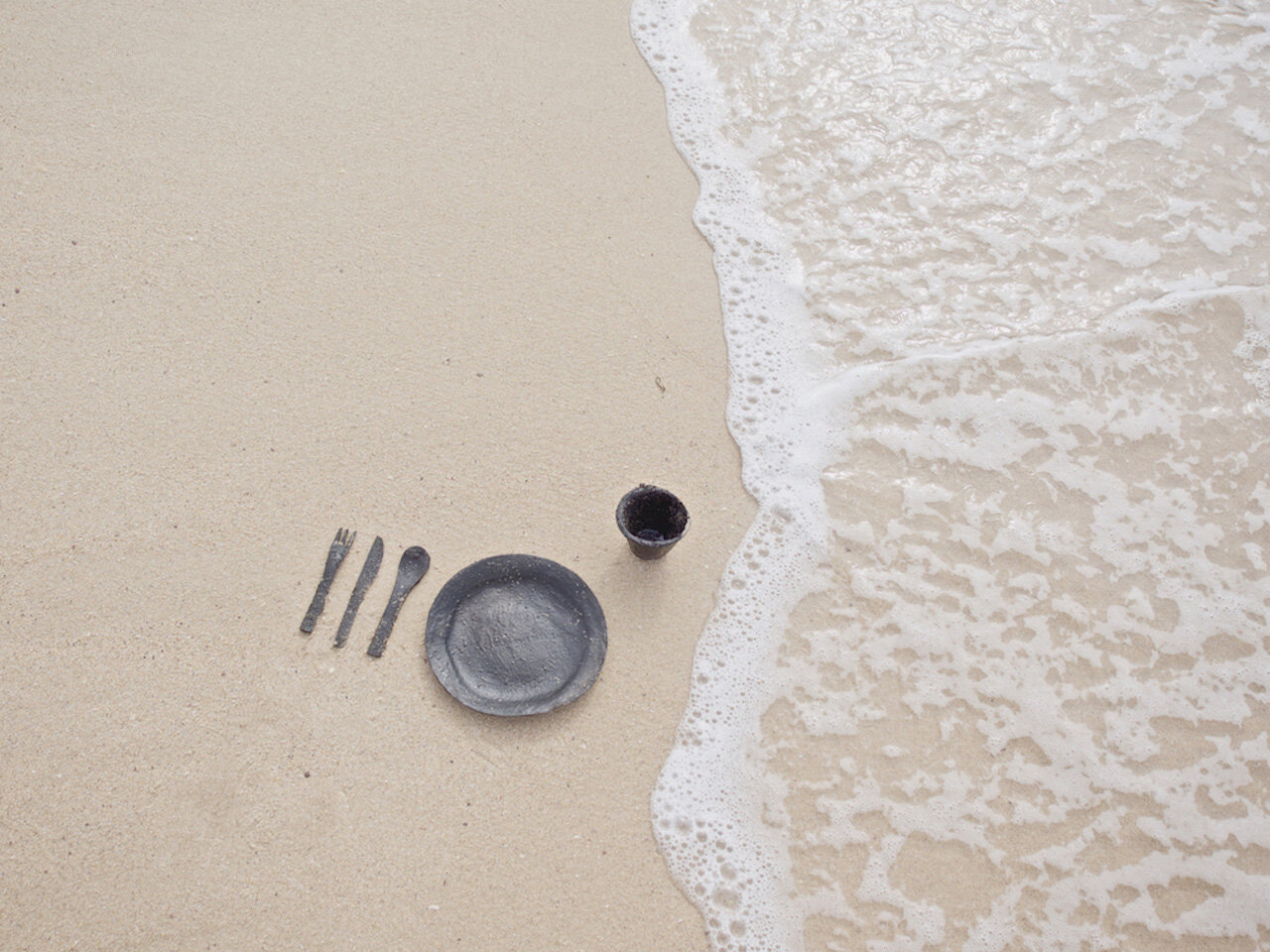 02 Seaweed Plastic Tableware. Designer Digby Ayton.jpg