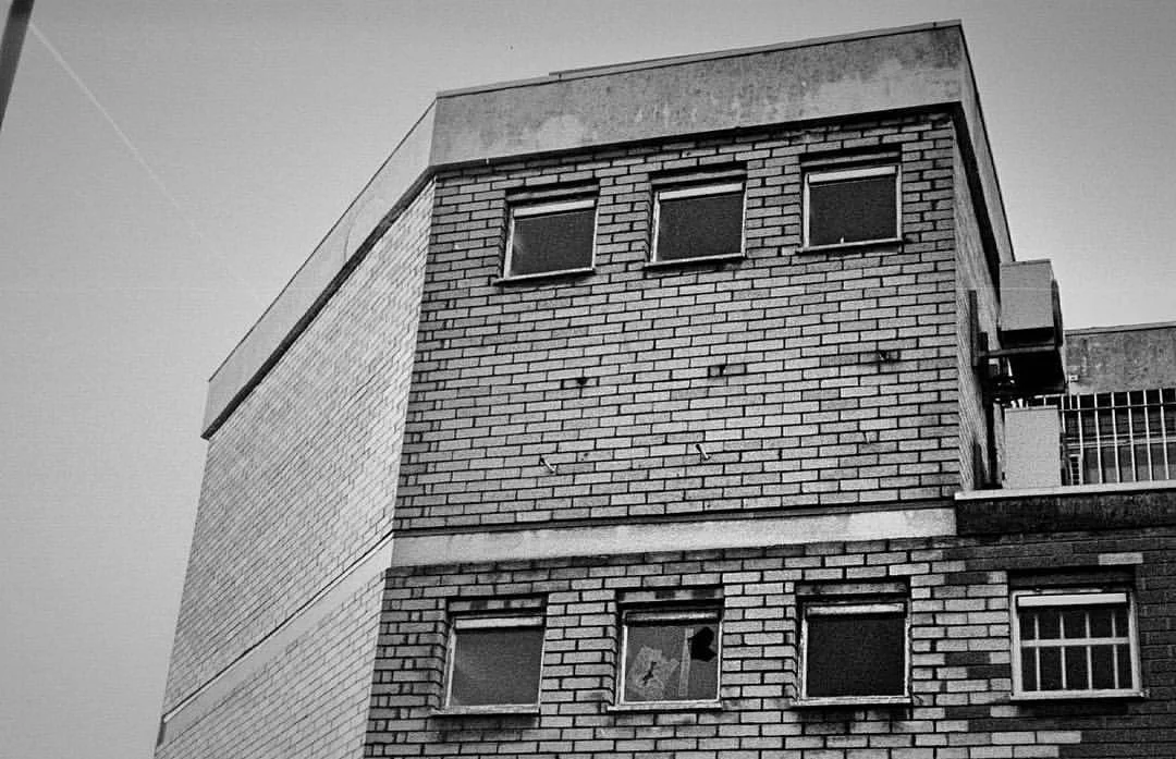 #leica#leicacamera#rangefinder#buyfilmnotmegapixels #35mm#industar#ishootfilm #filmisnotdead#cameraporn#blackandwhiteisworththefight#blackandwhite#bandw #35mmfilm#filmphotography#35mmcamera#analogphotography#analoguephotography#35mm#35mmphotography #analog#igerswales#at_diff #hashtagfloosie#nothingisordinary#my_365#ihaveathingforwalls #heyfsc#streetphotography#everyshotmatters