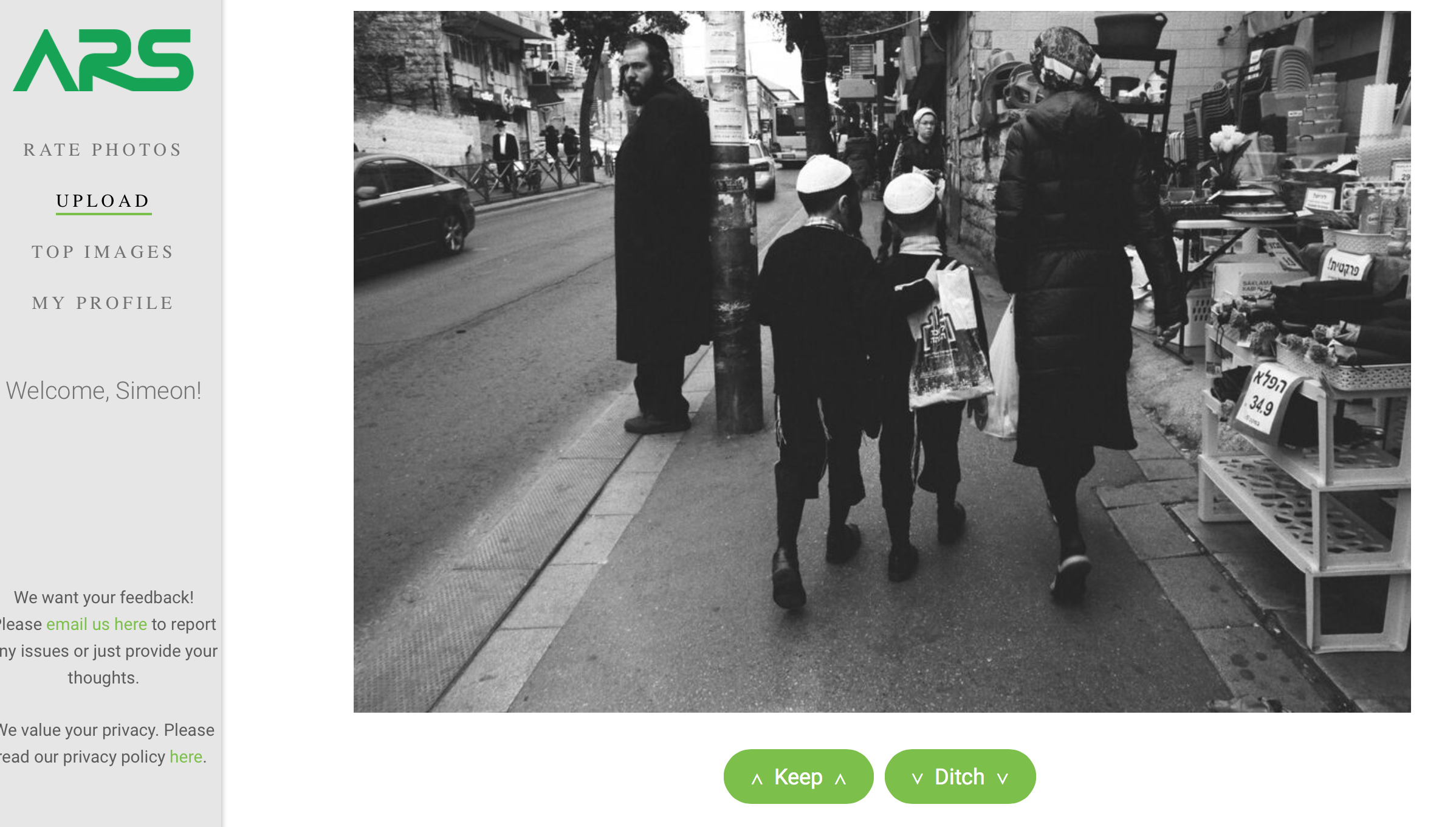 I don't know who took this photo because... well the site doesn't tell you. 