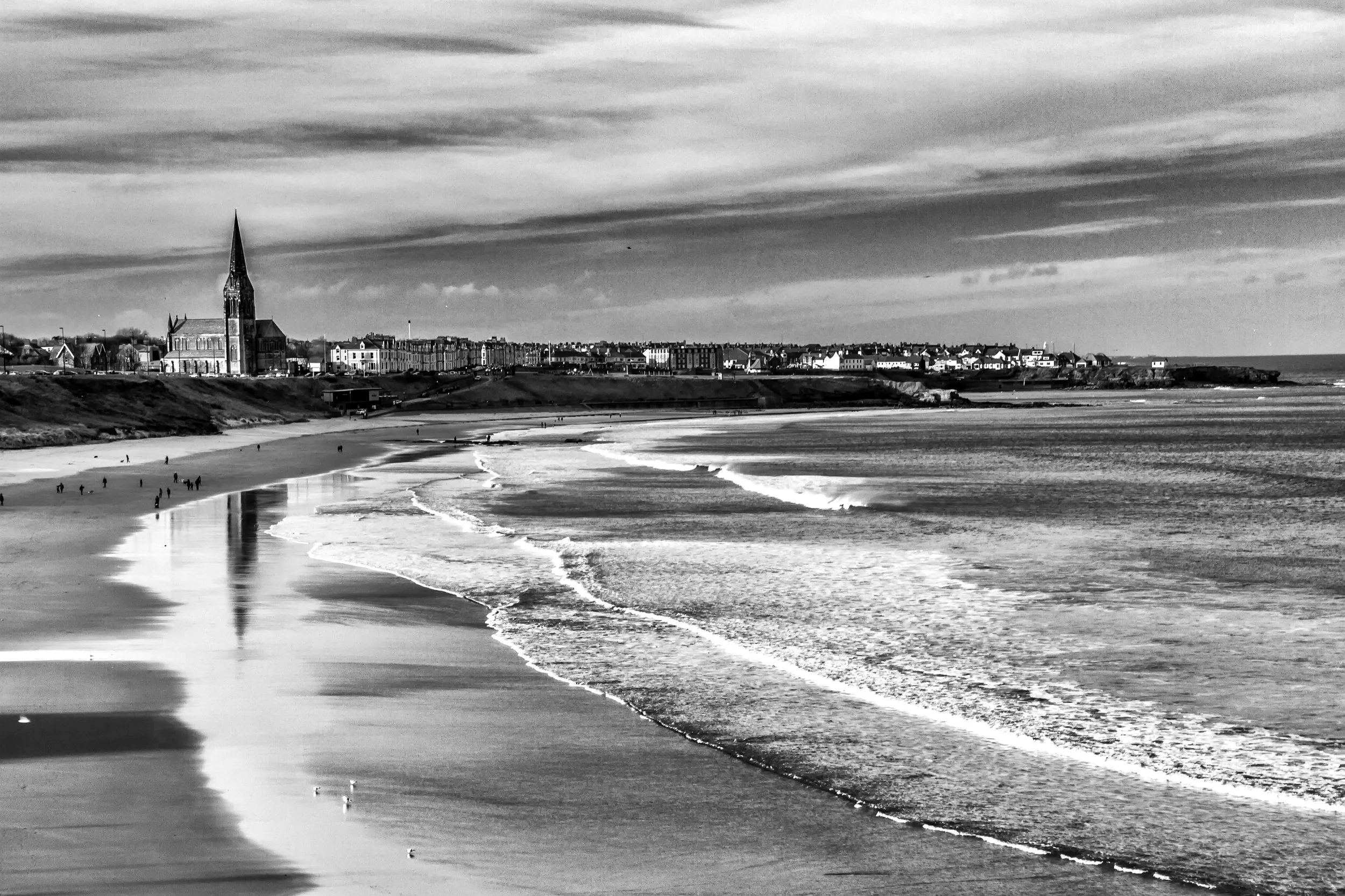 LTY303 (BW) - Reflecting St Georges, Tynemouth Longsands.jpg