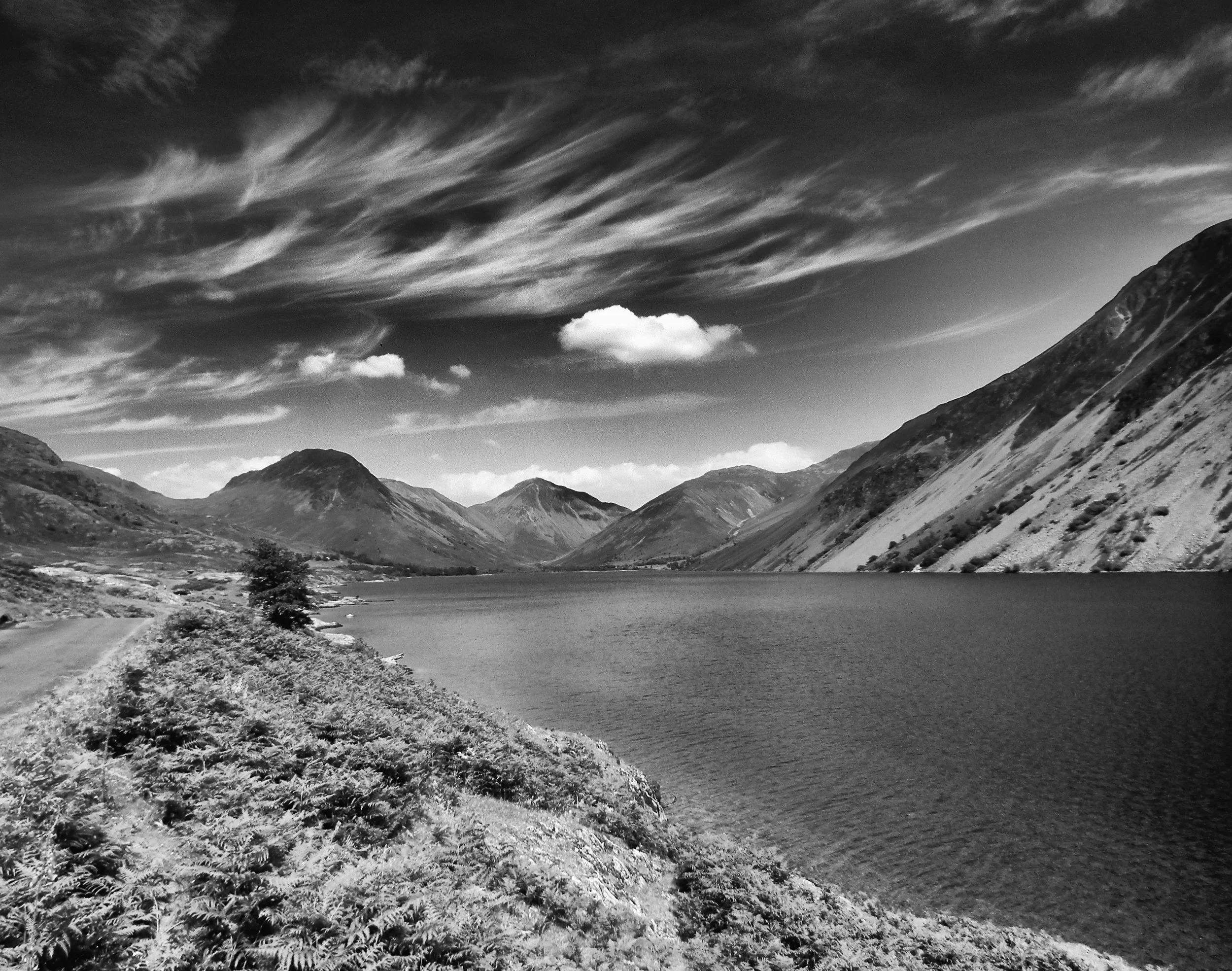 LD066 (BW) - Wastwater with Mare's Tails'