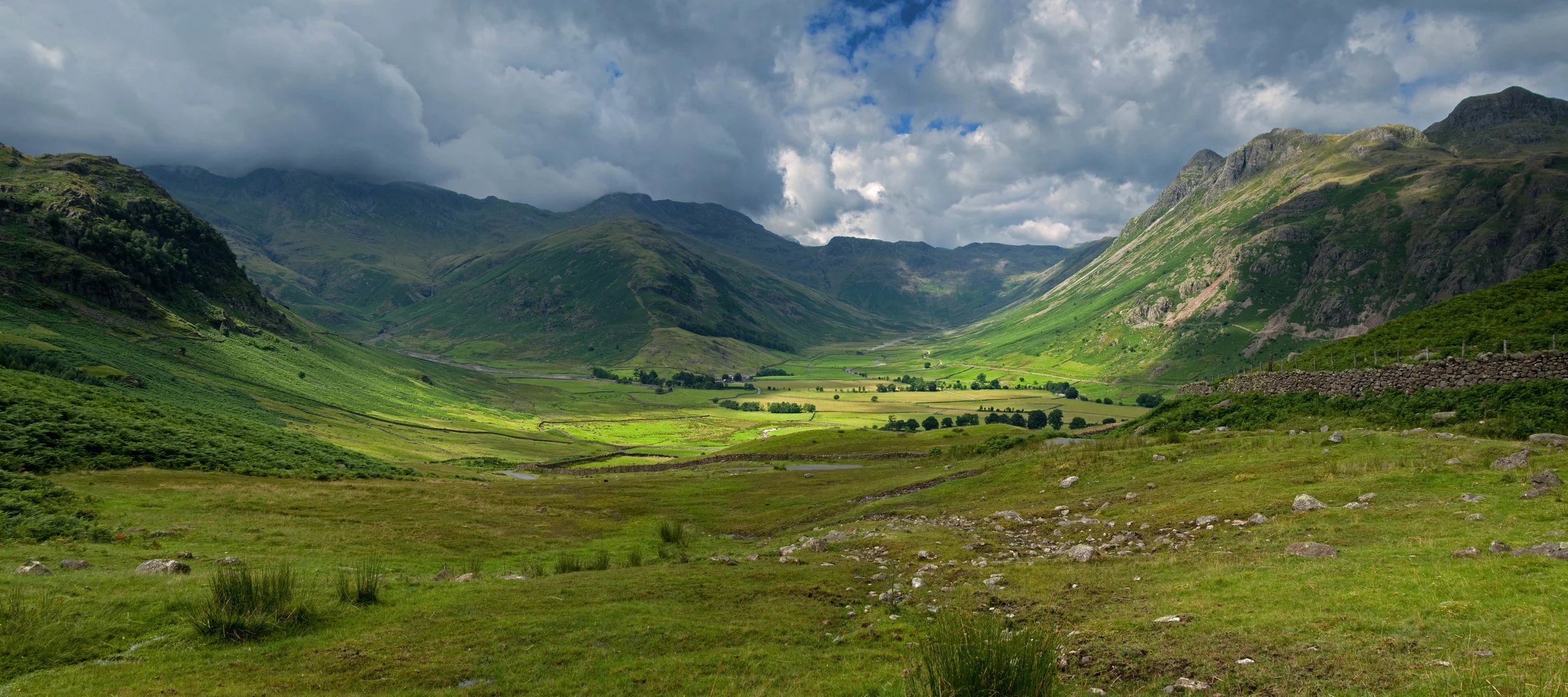 LD038-Views of Great Langdale