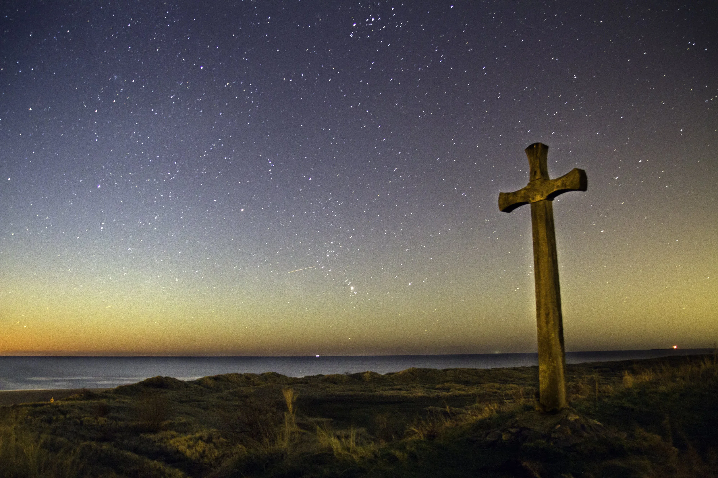 LNO590 - The Hunter and the Cross, Church Hill