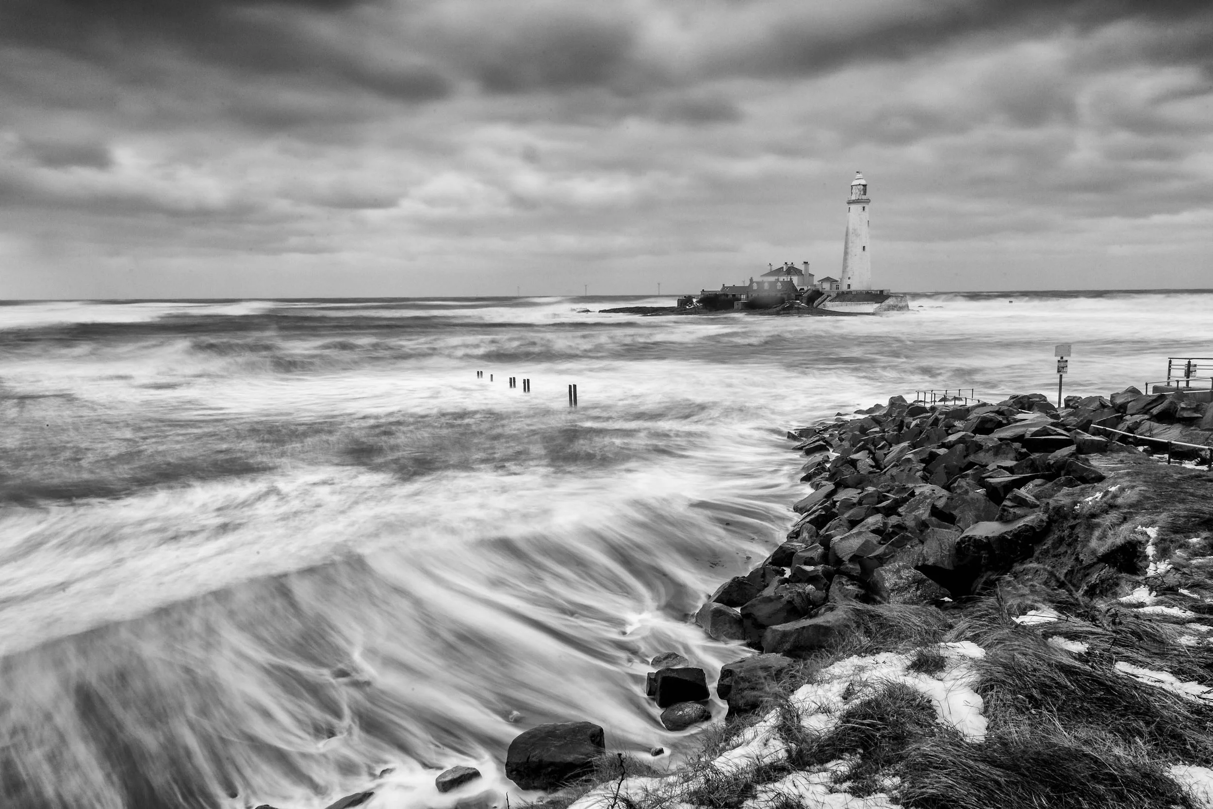 LTY336 (BW) - The Cruel Sea, St Mary's Lighthouse