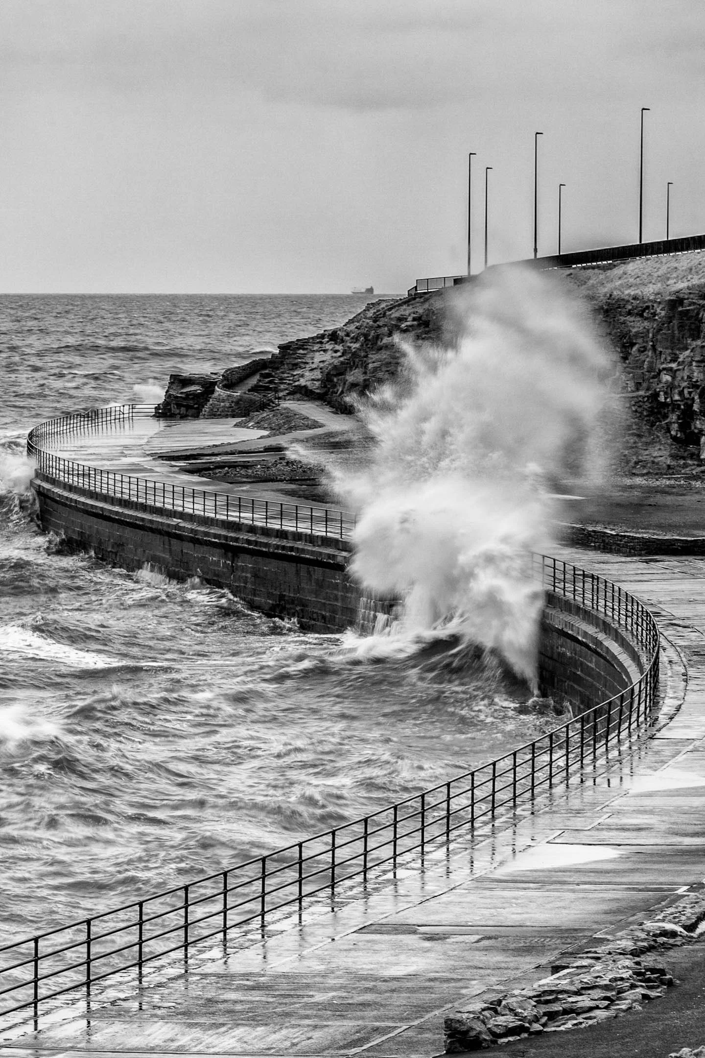 LTY339 (BW) - Wave Explosions and Coastal Curves, Whitley Bay