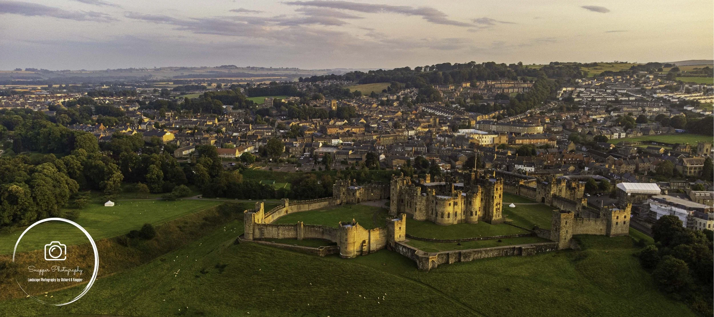 LNO992 - Alnwick a birds eye view - Copy.jpg