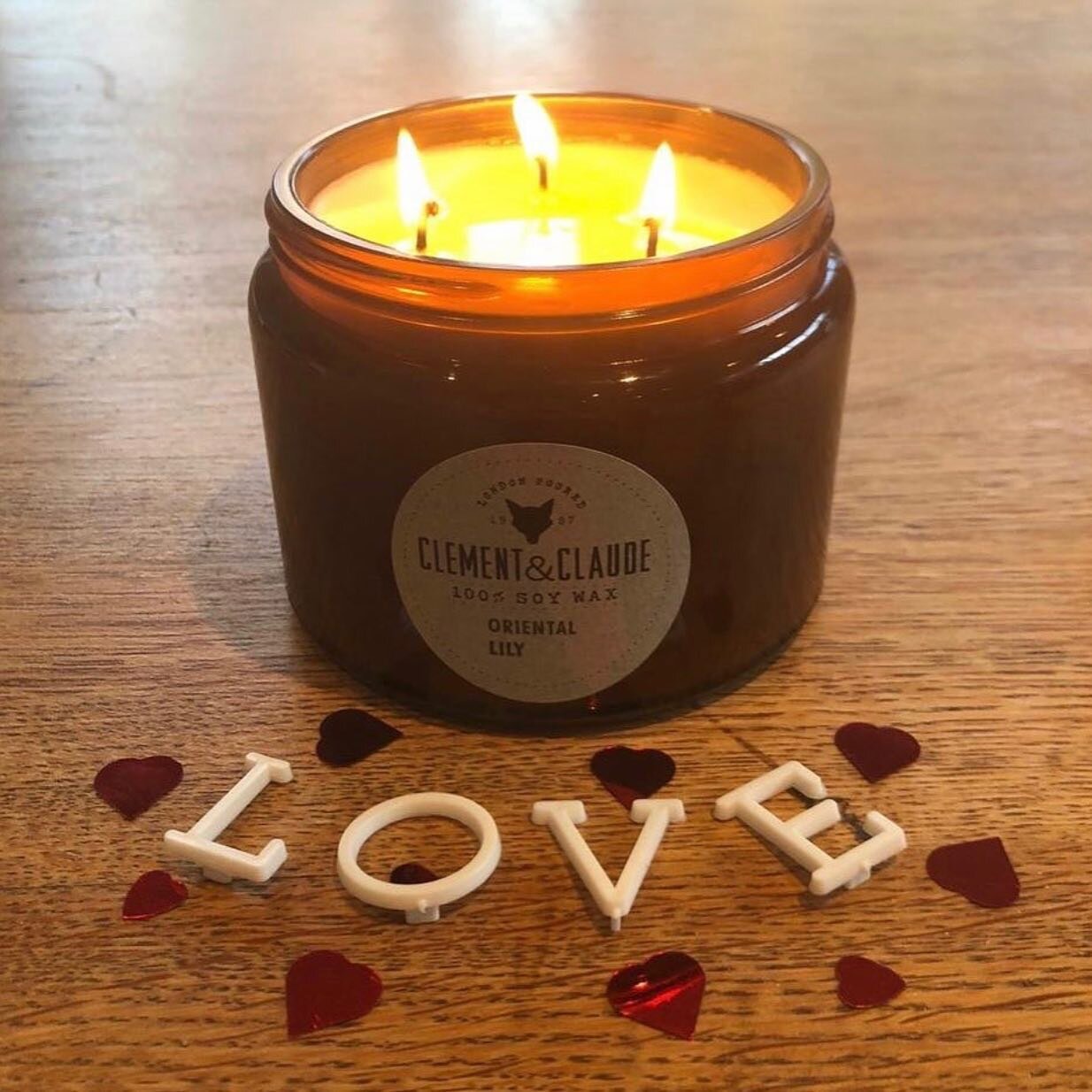 Sending lots of love to everyone this week. 
#staysafe #cosynights #valentinesday #valentinesgift #clementandclaude #soywaxcandles #handpoured #madeincornwall #madewithlove