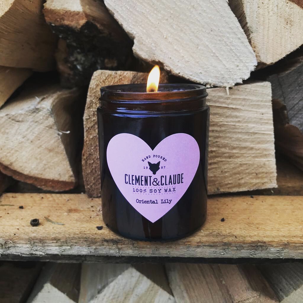 The perfect Mother&rsquo;s Day gift, (with a &pound;5 donation to charity) made with love 💕 in our workshop in Little Pengelly, West Cornwall. 
Swipe to see the lovely kraft box that your candle comes in, meaning no need for gift wrap!
For every Lov
