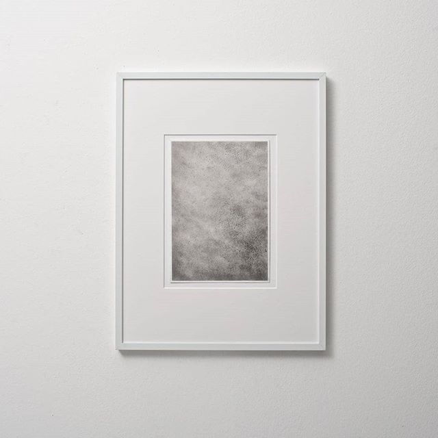 Number 4 from my Nordic Light series . original drawing . pastel on paper . 15 x 21 cm . 2018 . available at beatricefelicki.com
.
.
.
#workonpaper #minimalartwork #abstractartwork #abstractdrawing 
#minimalismart #markmaking #artfinder #cylcollecti