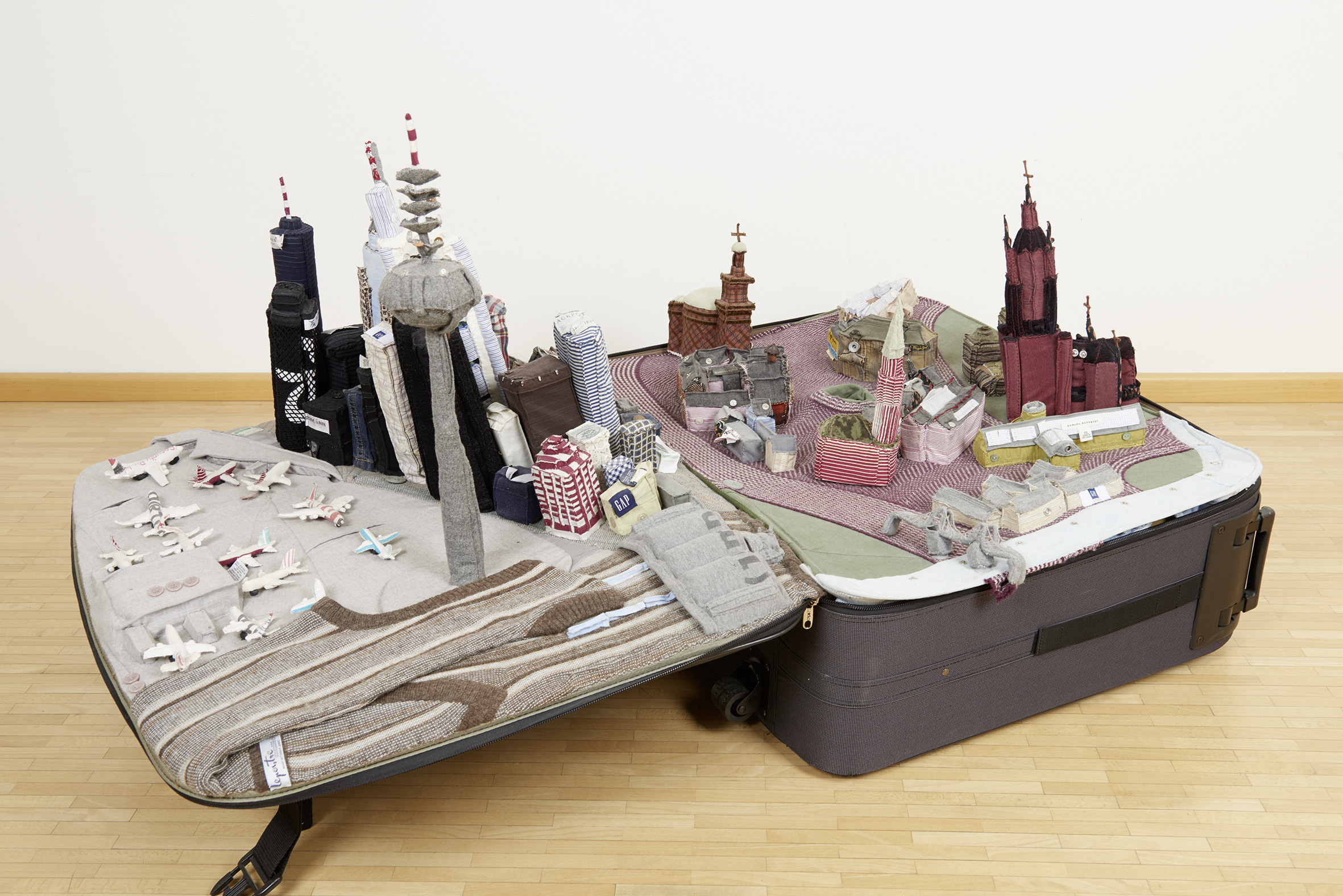 Yin Xiuzhen, Portable City: Frankfurt, 60 x 140 x 90 cm, 2007