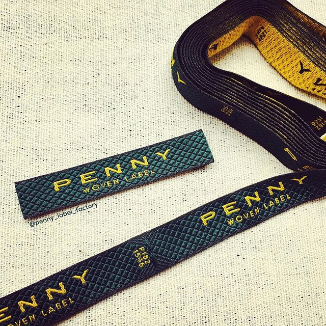 These non-itchy shuttle loom woven labels have an attractive background pattern and are only US$57 for 1,000 pcs 😍 To customise the labels with your own logo, please email artwork and label size to instagram@PennyLabel.com. We ship worldwide! 🚀☺️