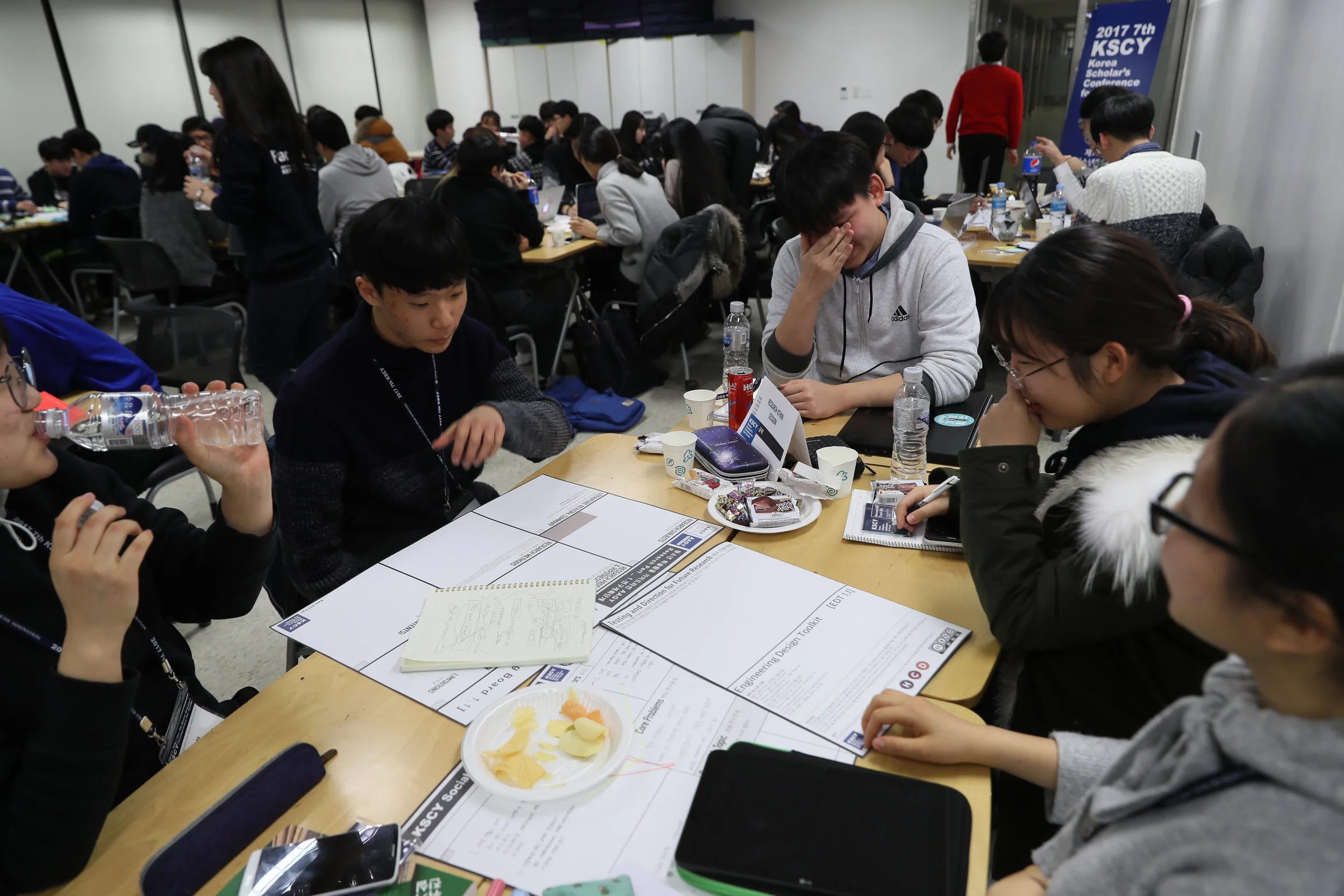 Students using the Engineering Design Toolkit at the 7th Korea Scholar's Conference for Youth.
