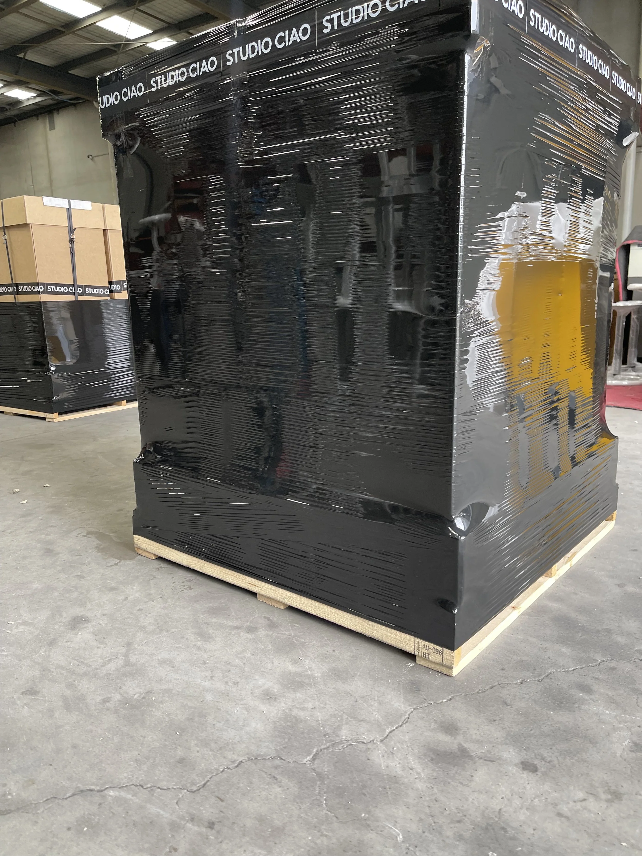 europe-shipping-studiociao-ciao-planters.jpeg