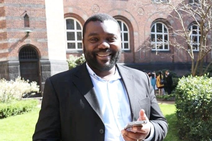 BIBELSTUDIE MED DOUGLAS TCHAPE