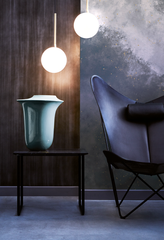 Far from the conventional role of accessory, the wallpaper Texturae produce is a design complement to be shaped according to one’s desire. Walls and surfaces therefore become the place for a personal aesthetic experience, capable of turning a conventional space into a sensorial journey