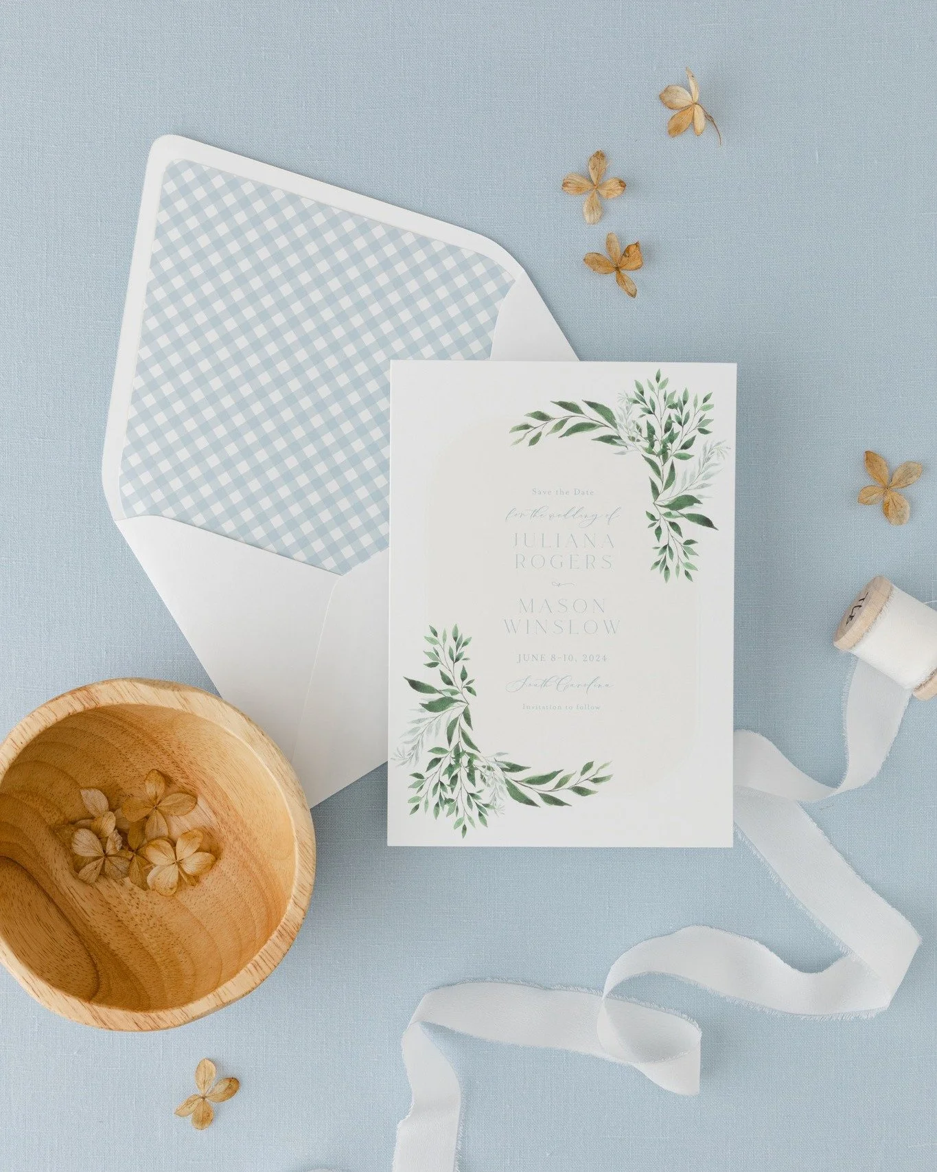 I promised myself I&rsquo;d share more of my work this year &mdash; not just holiday cards! ✨

So here I am, days before my 2025 Holiday Launch, sharing a favorite from this past year: a sweet summer wedding save the date 

.
.
.
#julapaper #julapape