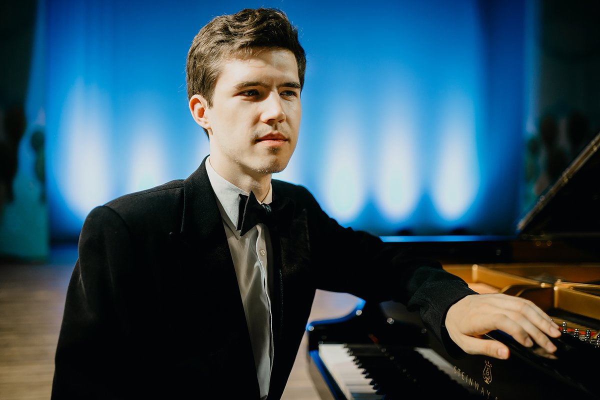 Osip Nikiforov – Piano