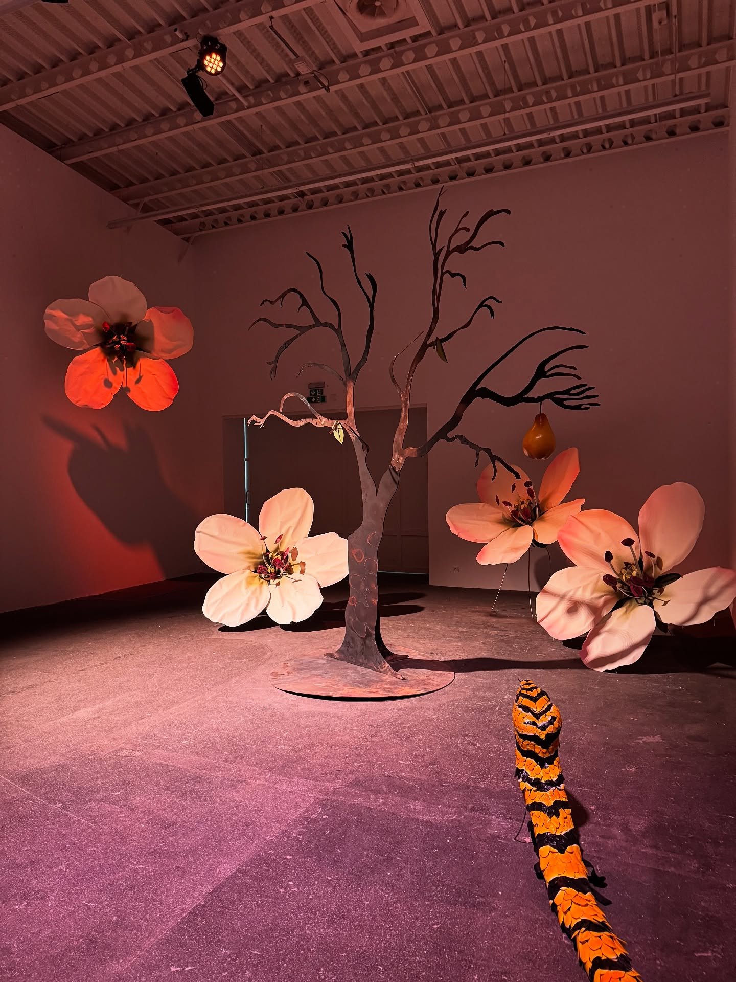 It started poetic- highly recommended to see Petrit Halilaj at Hamburger Bahnhof - later HALLEN 06 Dinner