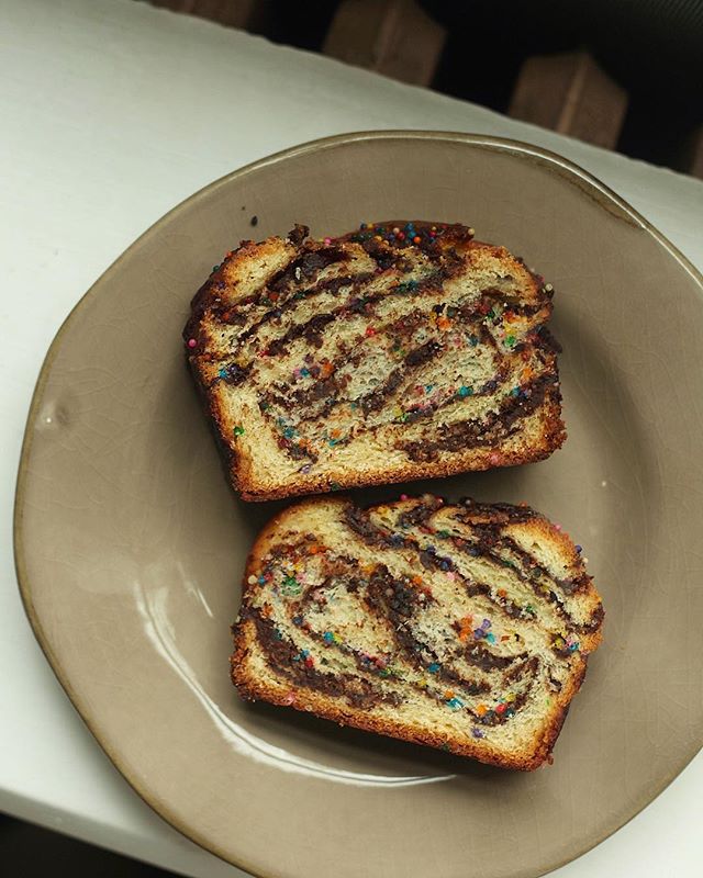 Lazy Sunday baking = the best baking. Check out my recipe for Becca&rsquo;s Babka at the link in my profile! #messycooking
