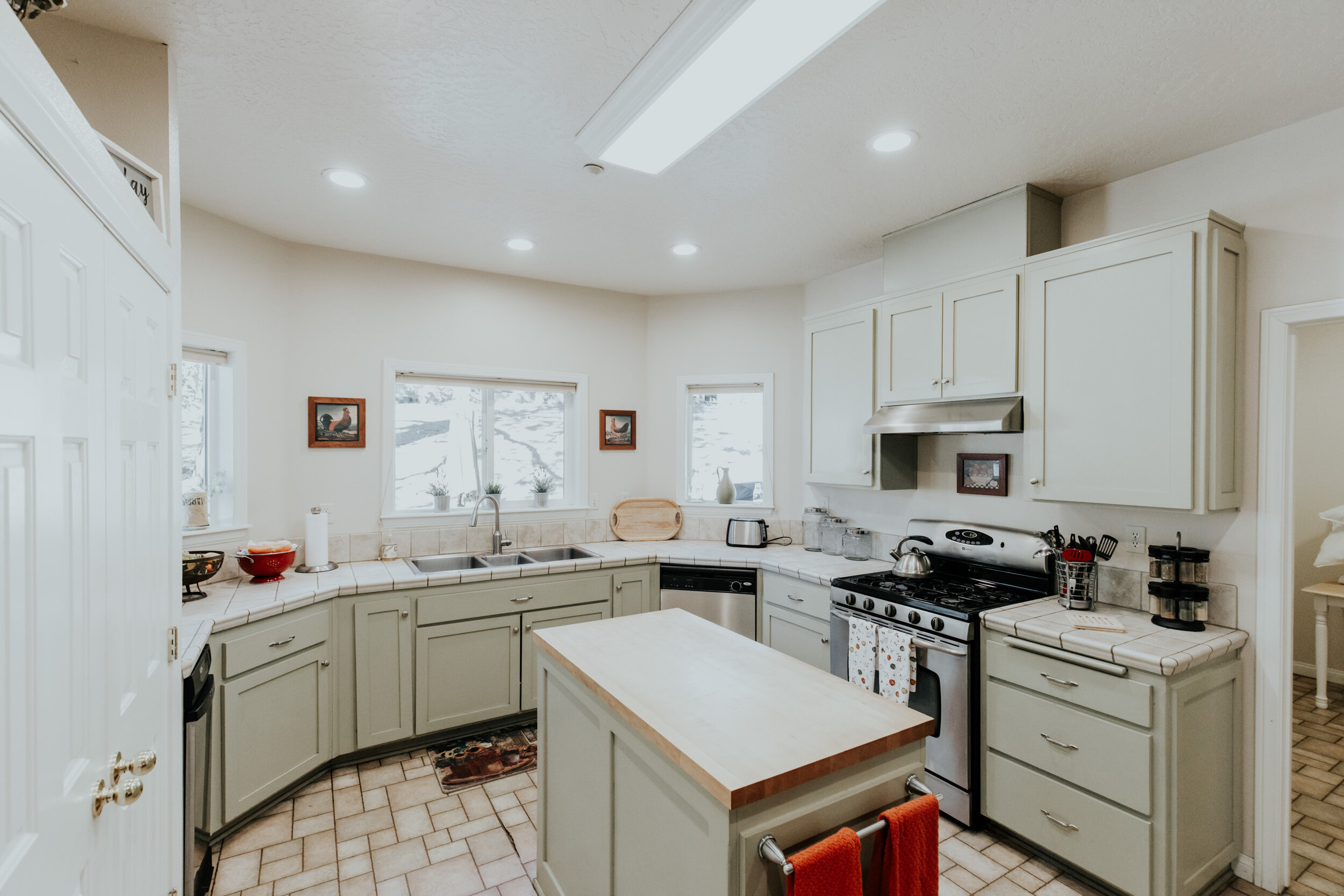 Photos of the Applewood Inn — Applewood Inn