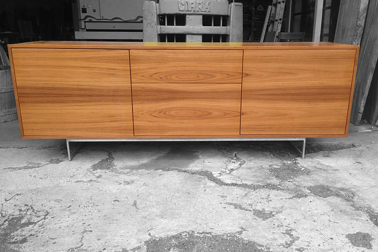 credenza.1.jpg