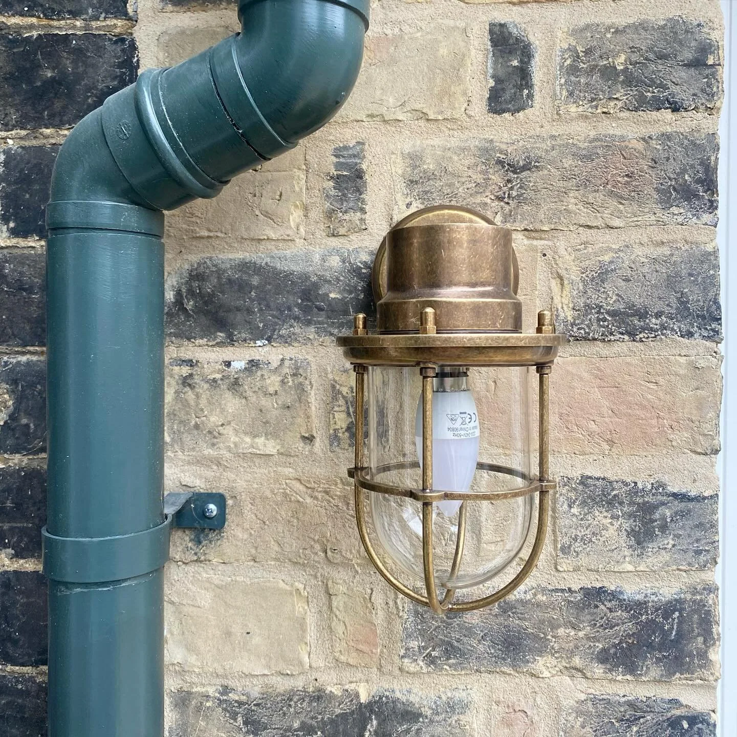 On our projects, even the exterior detailing needs to be beautiful&hellip;✨ 

We currently have capacity for one more full-house renovation project starting late spring/summer, so if you are currently at planning stage and are feeling overwhelmed, we