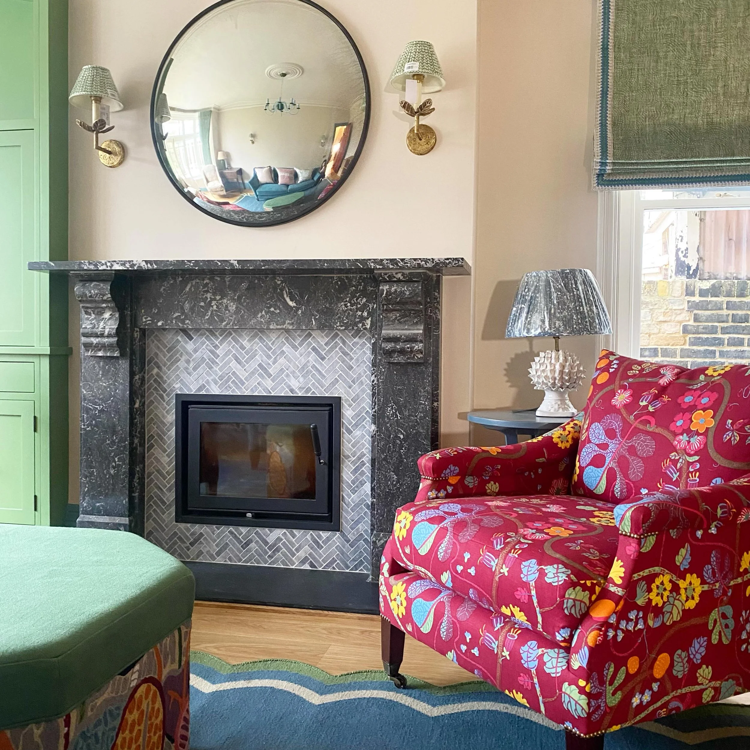 A truly beautiful pair of @georgesmithfurniture armchairs delivered to our Cambridge townhouse project today&hellip; they are incredibly comfortable and the classic shape pairs so well with this delightfully crazy @svenskttenn fabric!
. . .
#interior