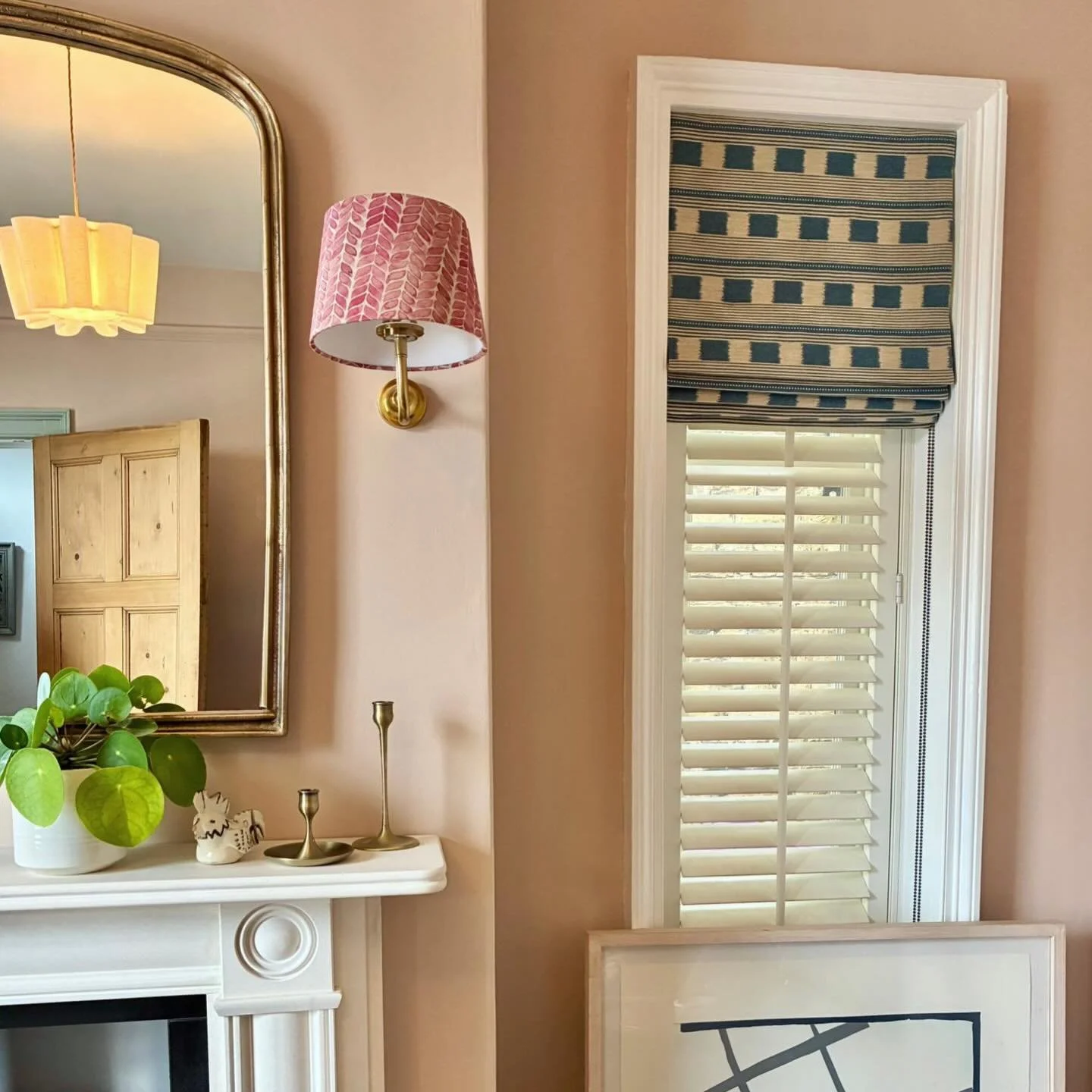 Beautiful new roman blind and curtains hung today in this gorgeous @christopherfarrcloth weave. This pretty snug - previously dark blue - is really coming together and looks so cosy!