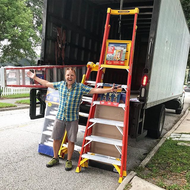 I love it when a big truck rolls up!! Huge shoutout to @wernerladderco (our Favorite ladder here at #zombiehouseflipping ) from the whole cast!!! #thankyou 🚧🏚🎬📽🎥🎬🚧🏚🚧🏚🎬📽🎥 #househunting #homedesign #flipgamestrong #orlandoliving #realestat