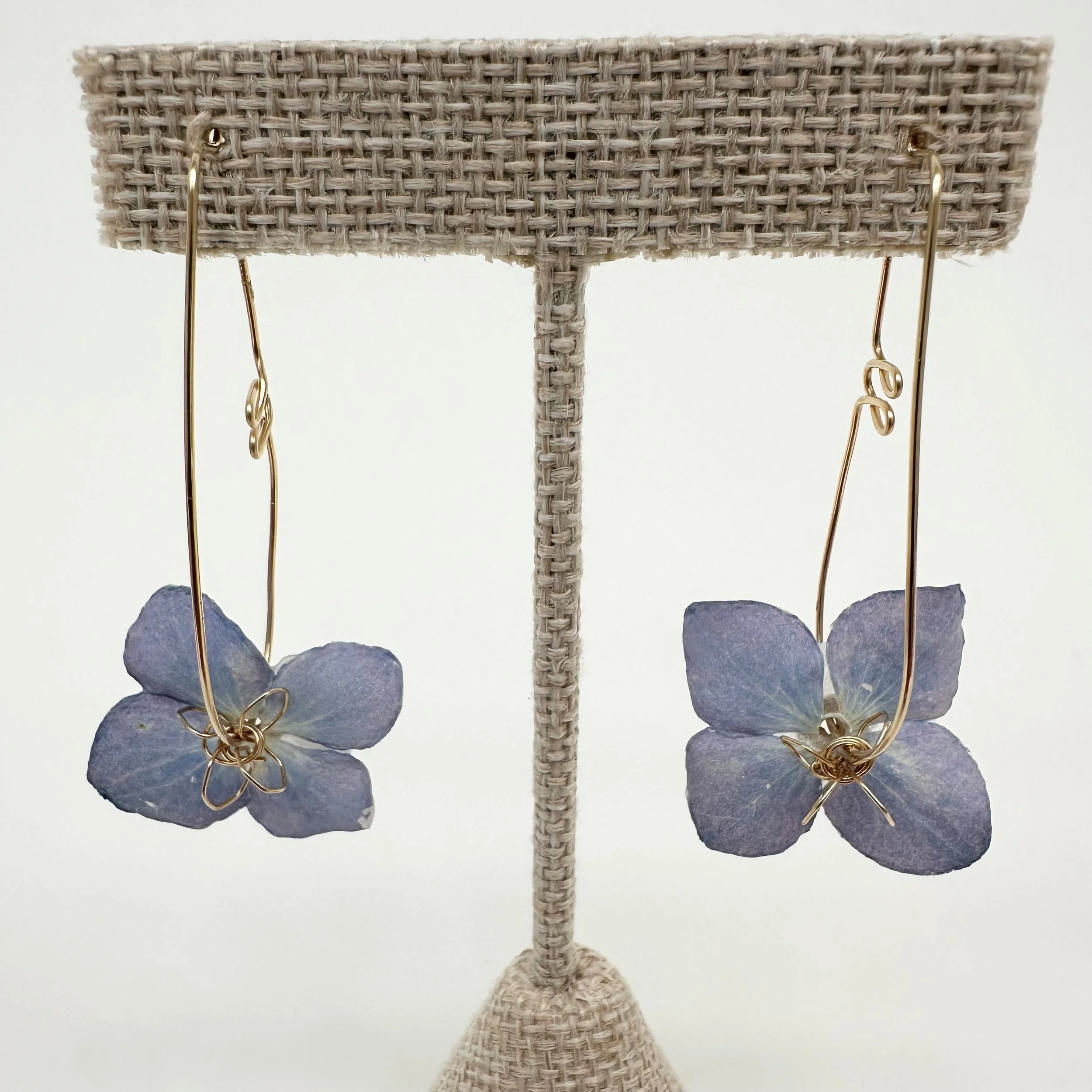 Hillary Jackson: Blue Hydrangea Whisker wire, HJ106