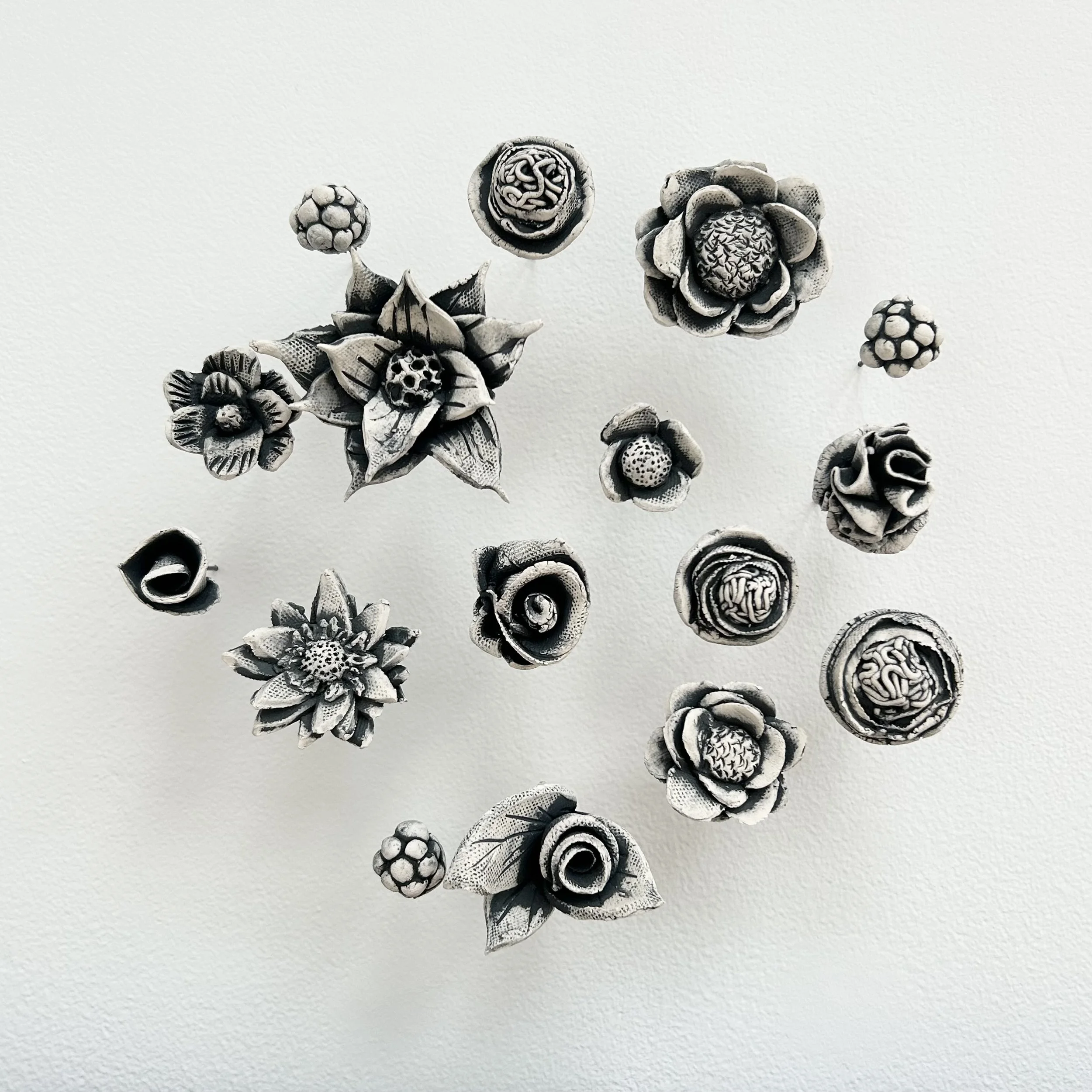 Jenifer Thoem: Ceramic White and Black Flowers, JLT3