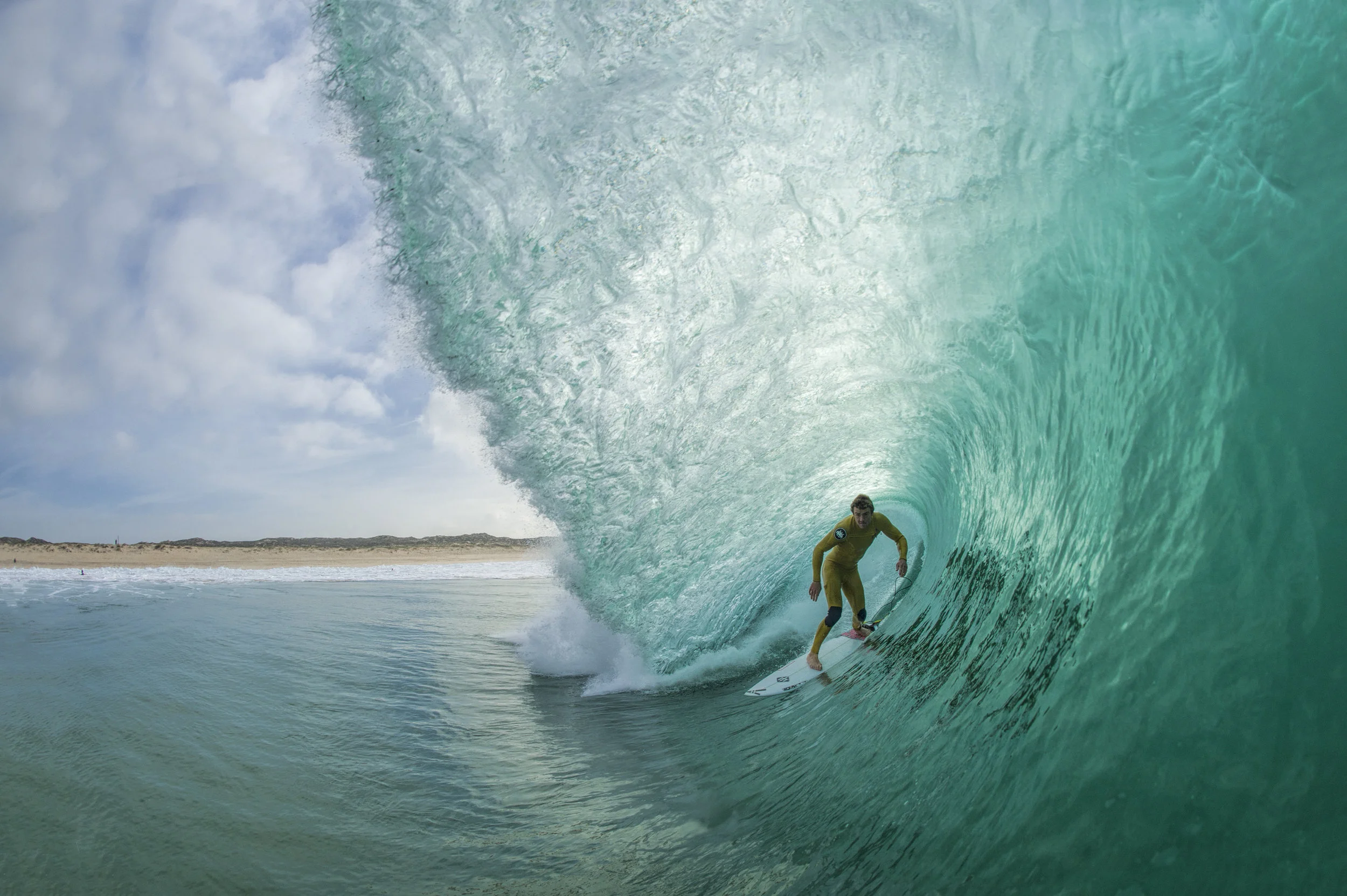 Dane Hall_Supertubos_INWATERwetrust_06.jpg