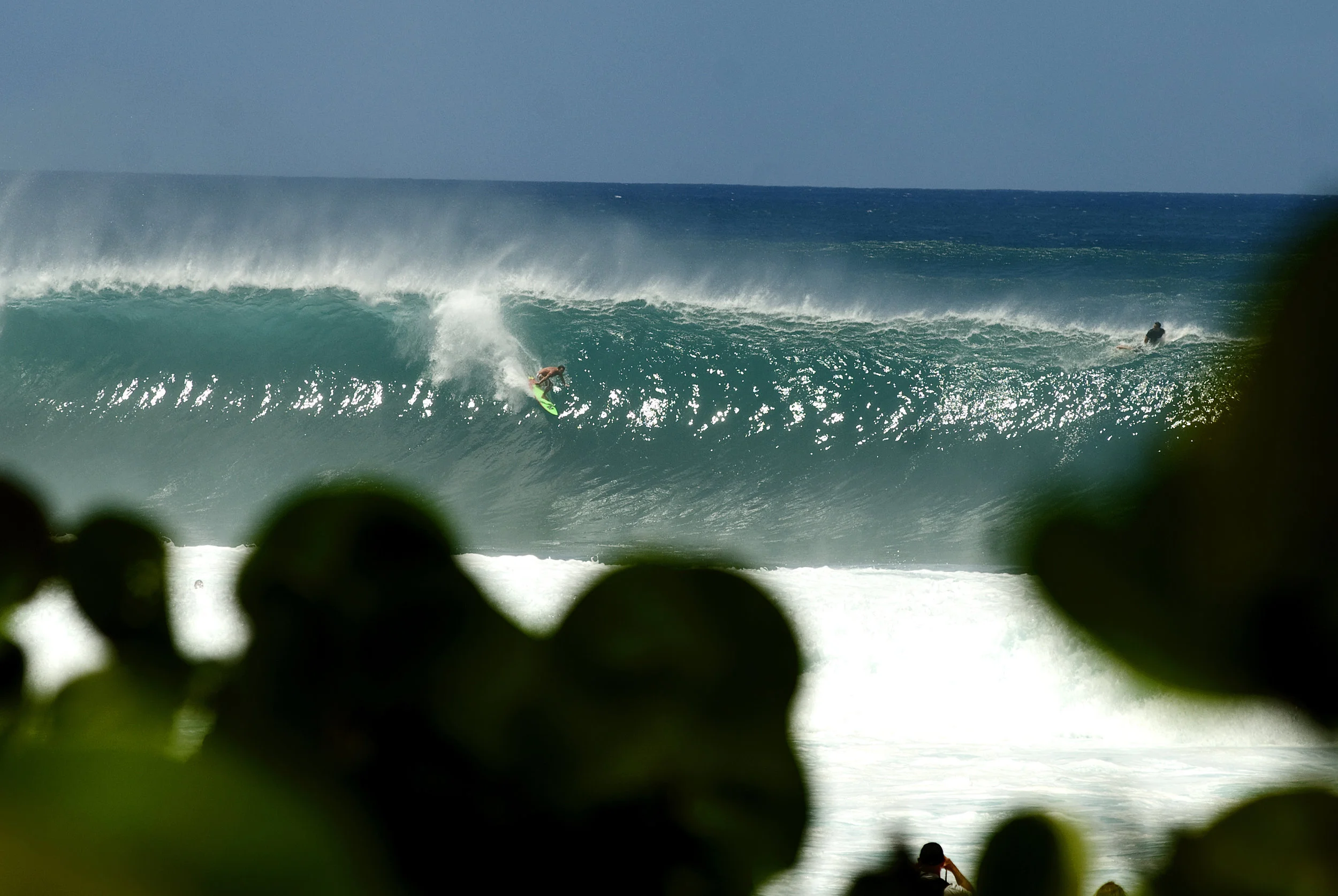 O local Kalani Chapman, na melhor onda de sua vida em Pipe. Foto Marcio David