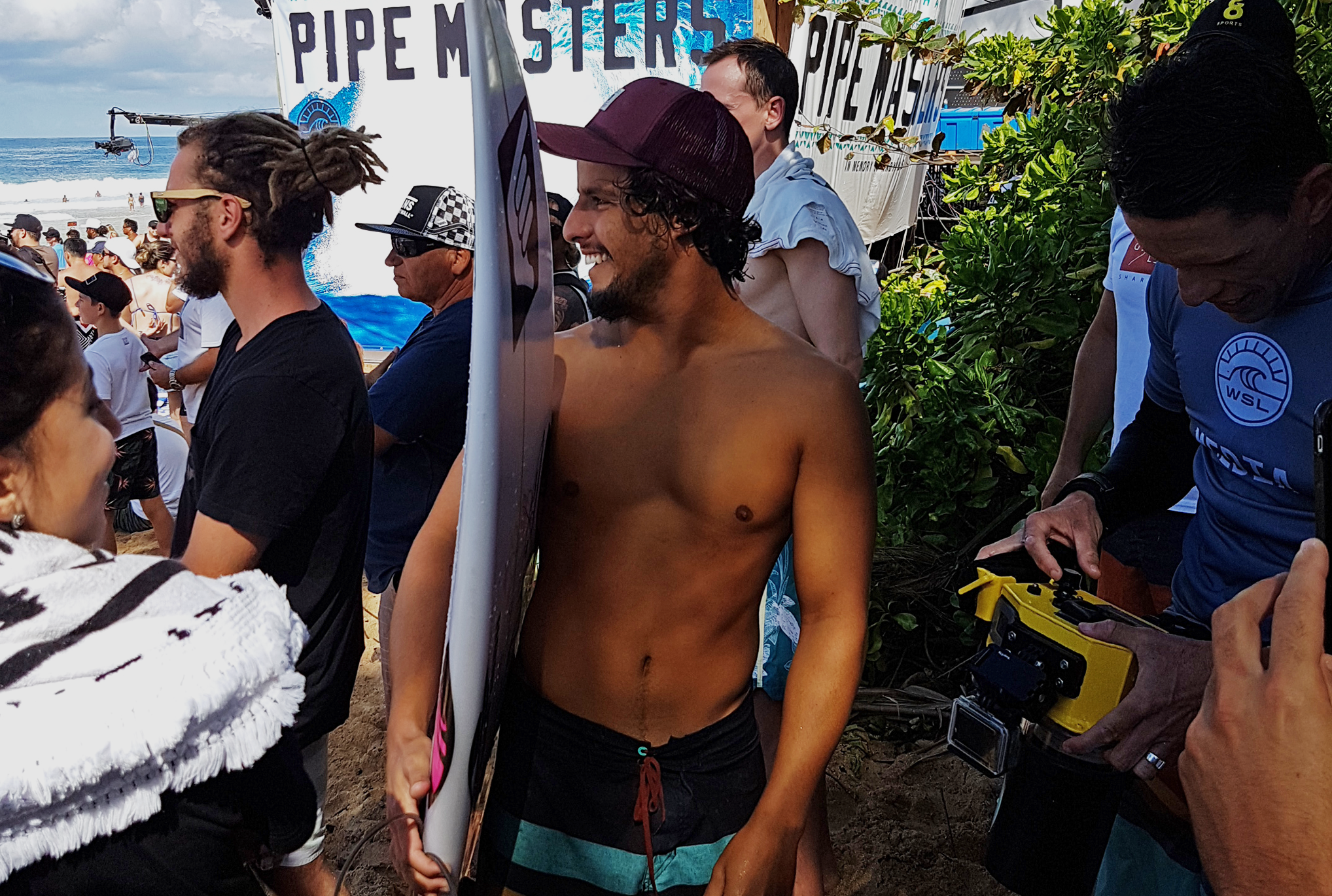 Ian Gouveia feliz da vida após vencer sua bateria contra Matt Wilkinson no R3. Para se manter na elite, ele precisa chegar na final - mesmo assim, está tranquilo.