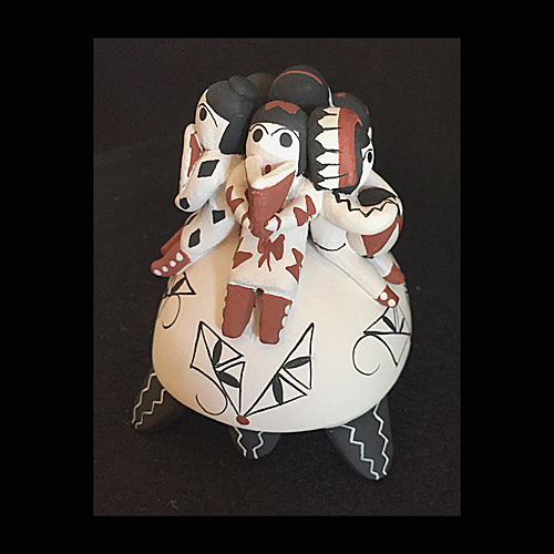 PN51V-Vangie-Suina-Cochiti-turtle-storyteller-500.jpg