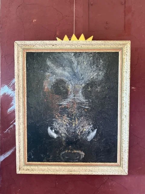 Kung Svin, mot vägg av Ganga.jpeg