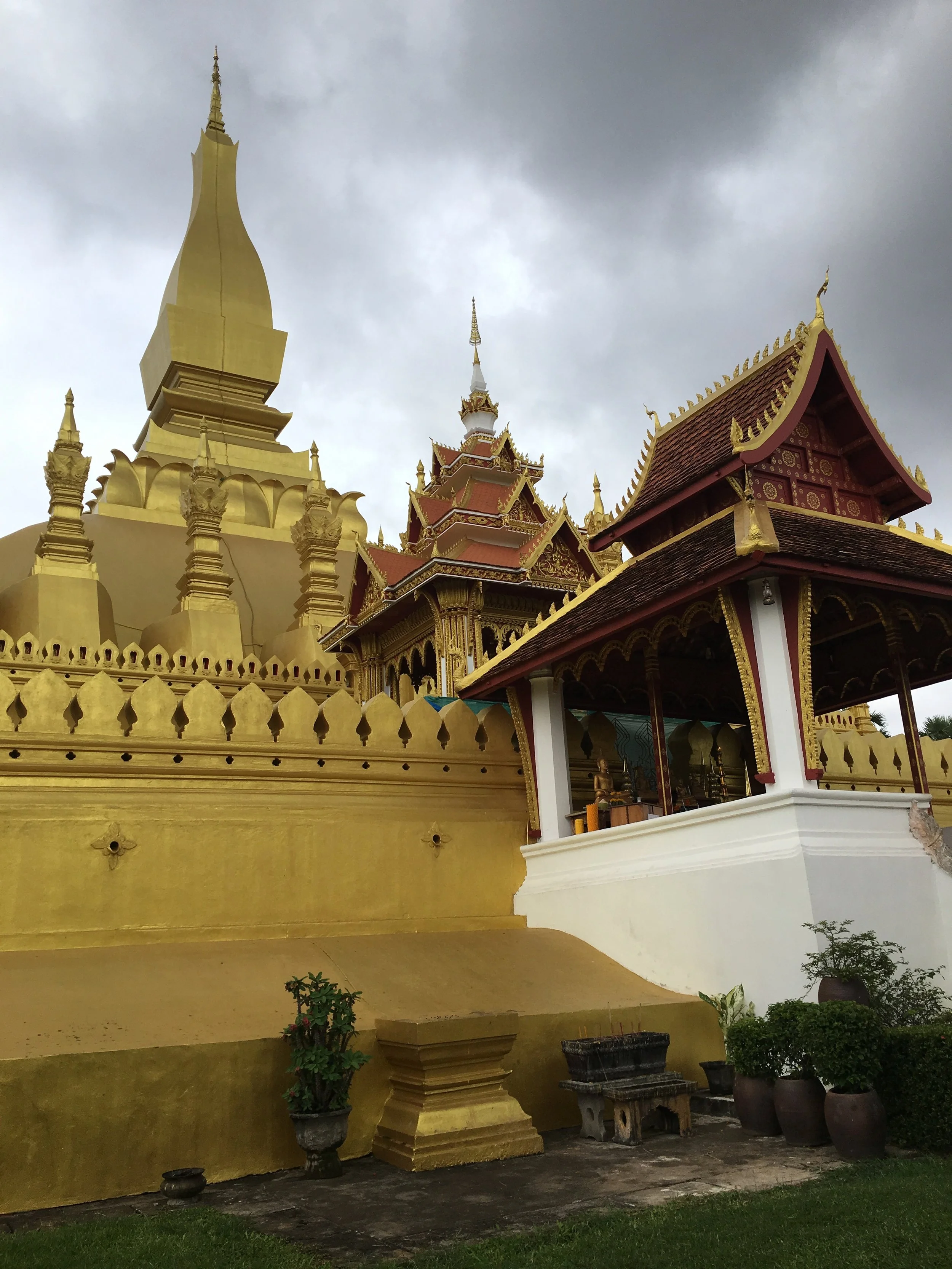 ThatLuang.jpg