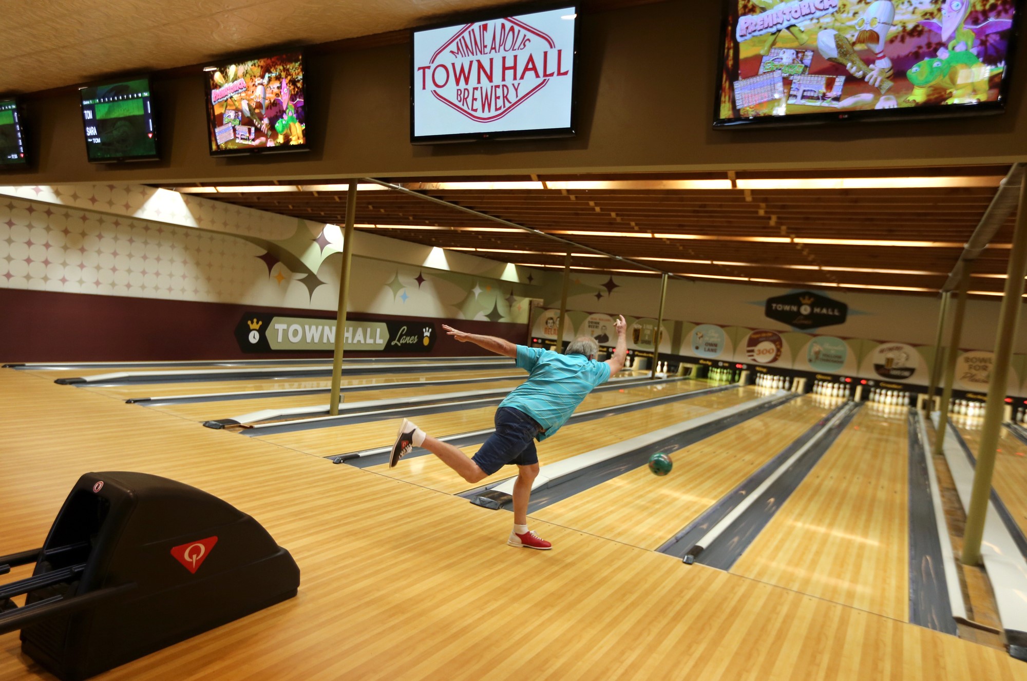 town-hall-lanes-bowling.jpg