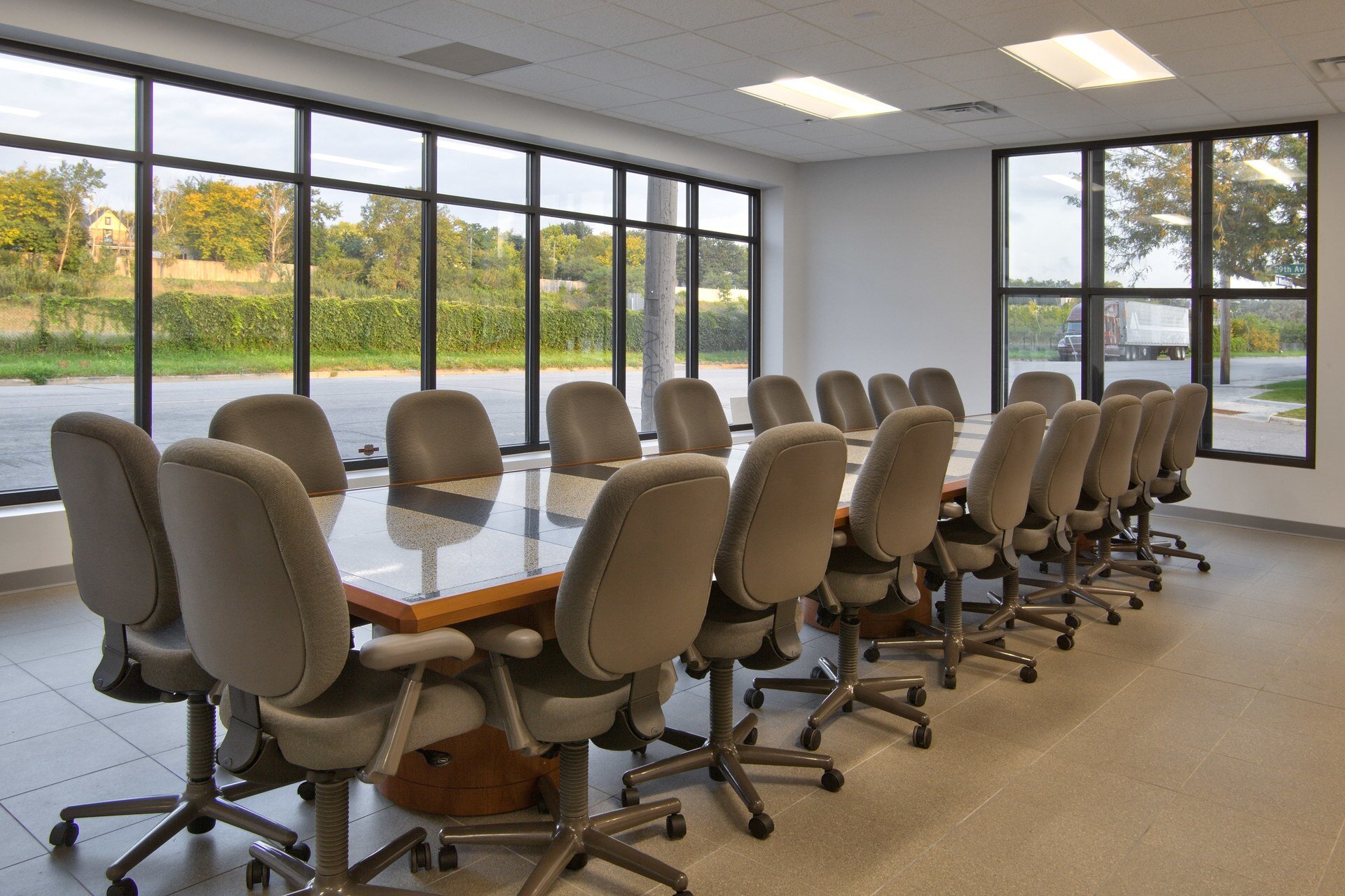 hcm-architects-mn-snap-minneapolis-minnesota-hagen-christensen-mcilwain-architects-interior-large-conference-room-1920x1920.jpeg