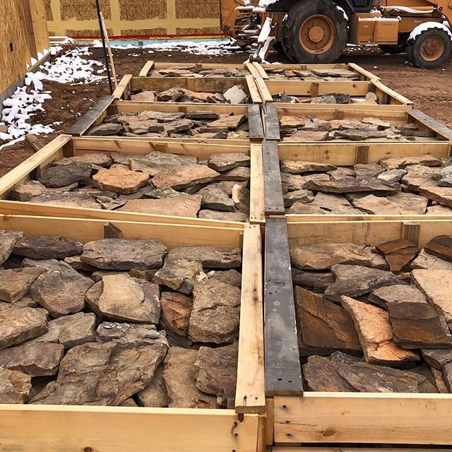 So excited! The stone for the walls started arriving. Only 30 more grates to come!😳 @casacielosanto @earlstrongrass @wamostudio #dreamhouse