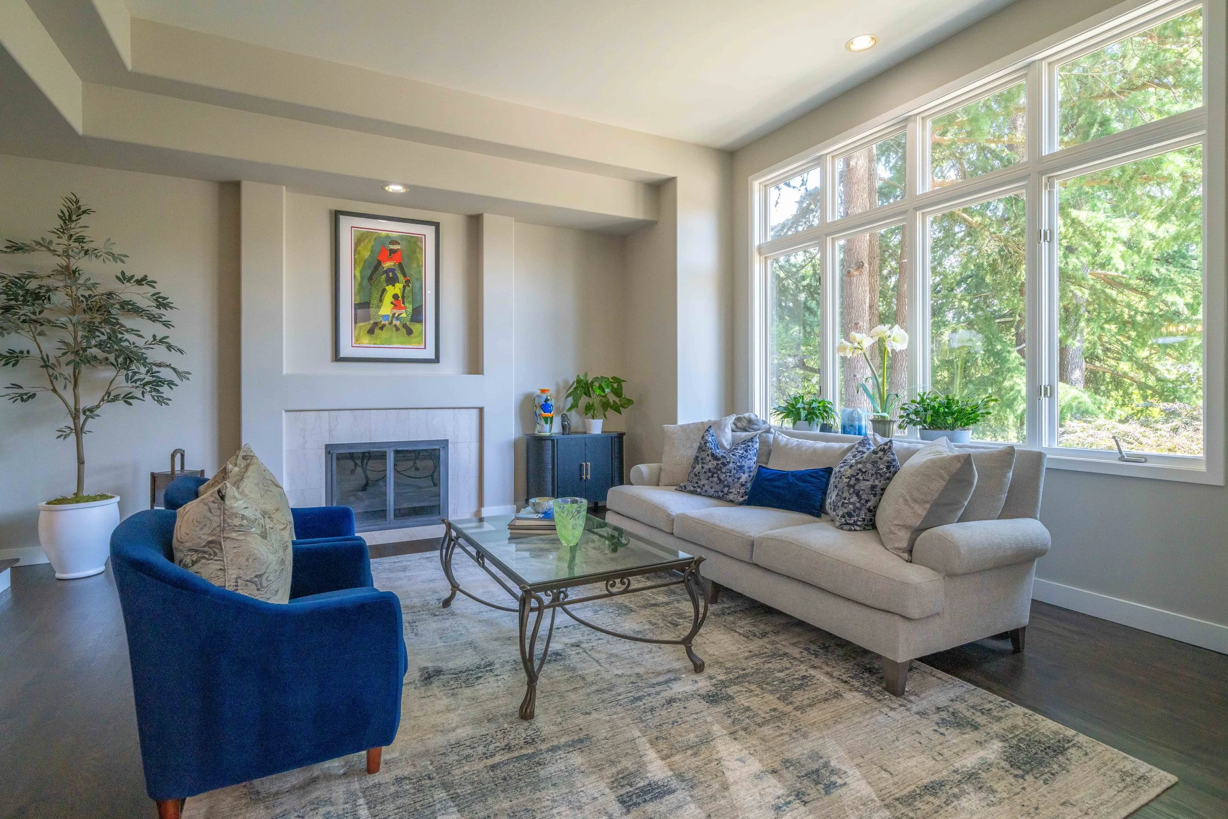 Living Room with Gas Fireplace