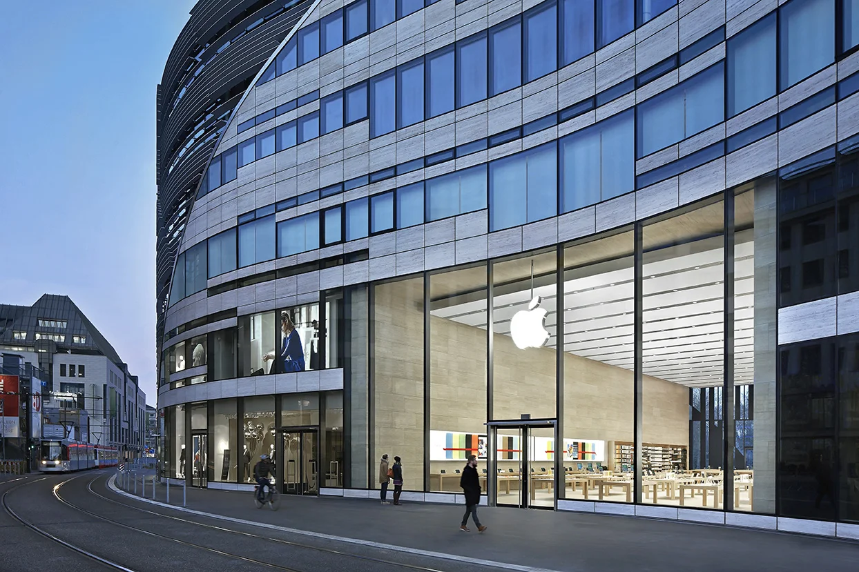 Apple_Ko-Bogen_Dusseldorf_Germany_002.jpg