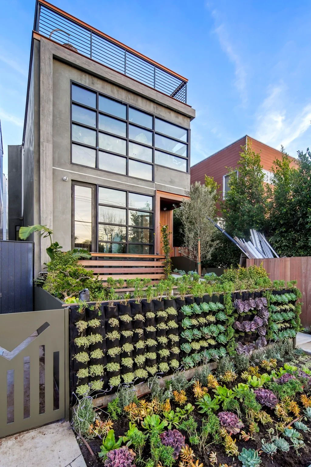 10-web-or-mls-840 California Avenue-10.jpg