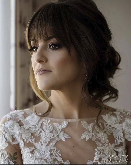 Bridal party getting ready