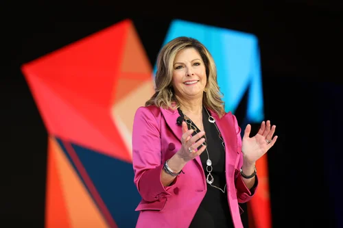 Corporate-ready hair styling and long-wear makeup for Las Vegas events