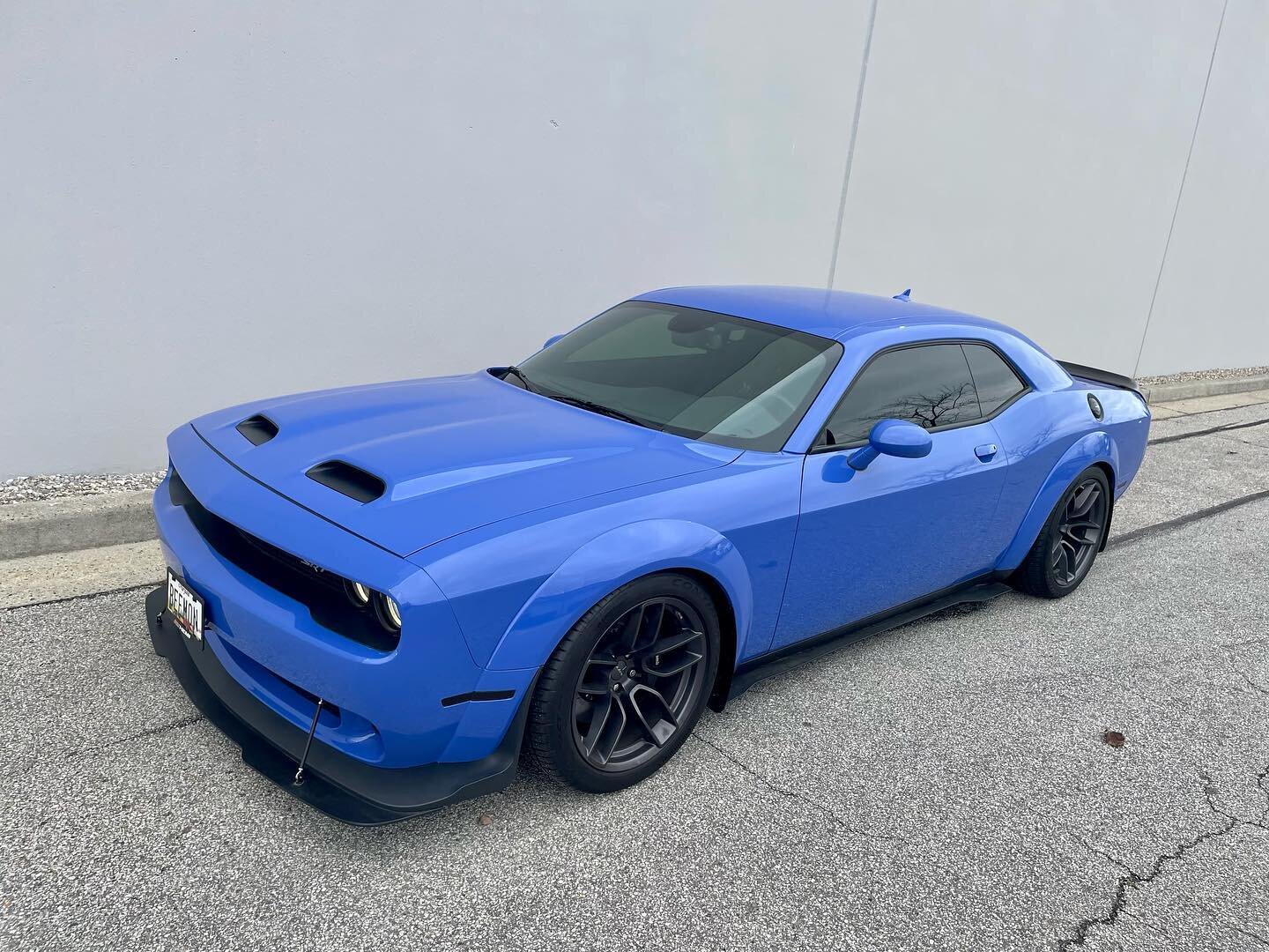 @dodgebeemon got a wild makeover from red to @inozetek Maritime Blue and turned out pretty wild #radwraps
